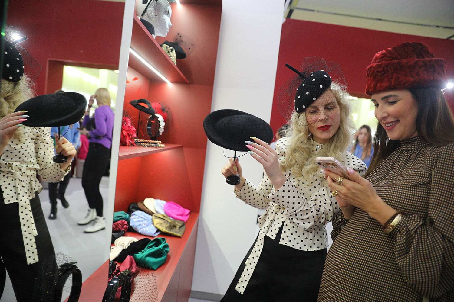 Модный маркет с российскими товарами.