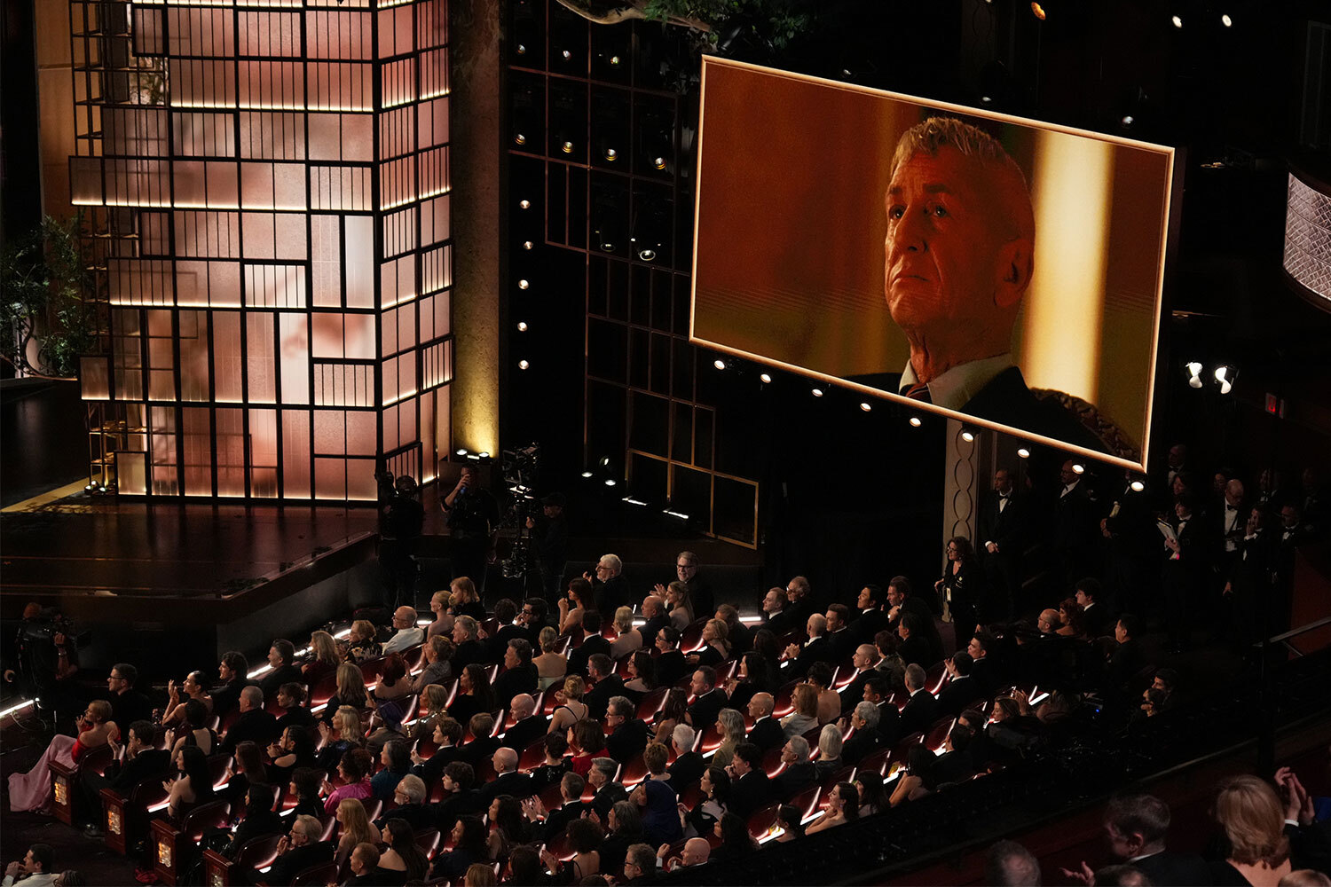 «Оскар» за лучшую мужскую роль второго плана забрал Шон Пенн, снявшийся в «Битве за битвой».