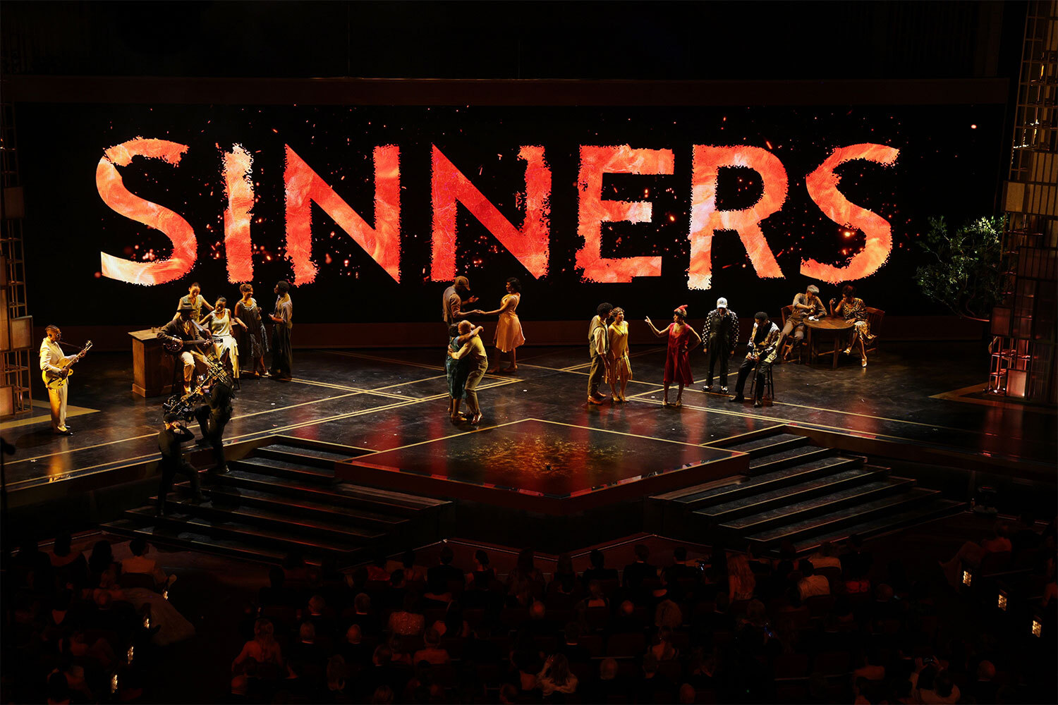 Фильм ужасов «Грешники» также победил в категориях «Лучший оригинальный сценарий» и «Лучший саундтрек».