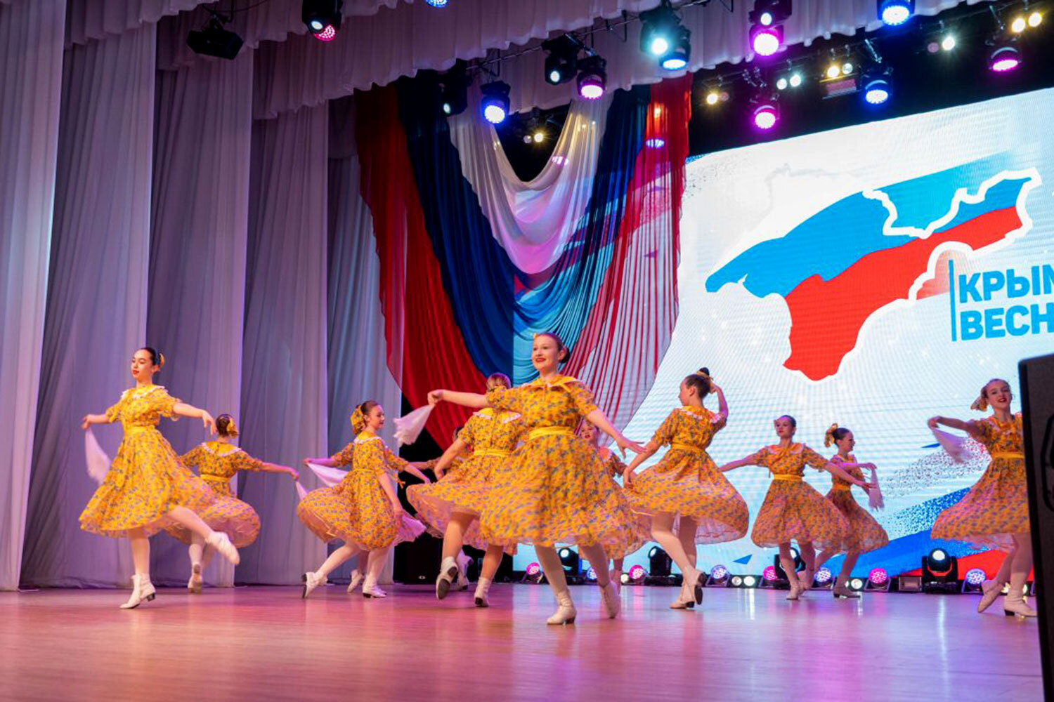 Выступление танцевального коллектива в Магаданской области. 