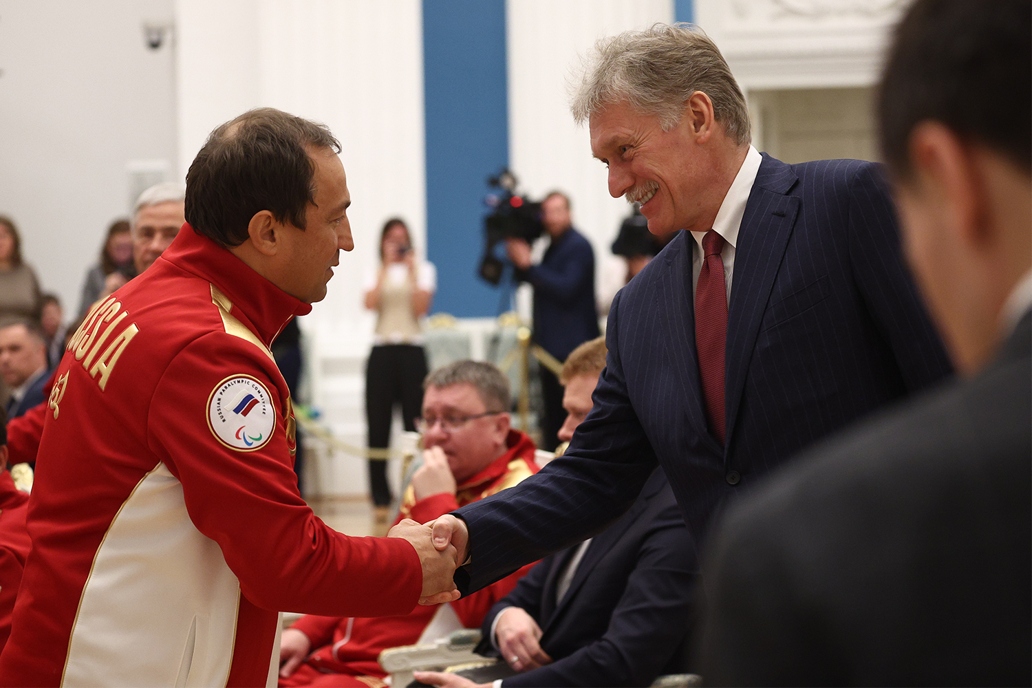 Также госнаградами и благодарностями был отмечен тренерский состав сборной. Ирина Громова, Александр Назаров, Алексей Турбин и Алексей Кобелев получили награды за подготовку участников Паралимпиады.