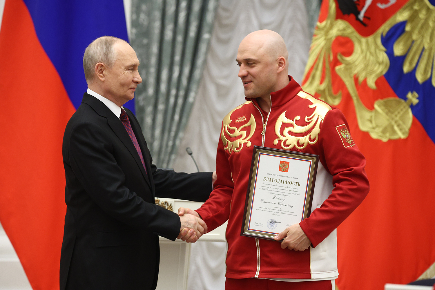 Глава государства объявил благодарность Дмитрию Фадееву (на фото) и Монзеру Шеббо. На Паралимпиаде сноубордисты выступили в классе SB-LL1, где соревнуются атлеты со значительным поражением одной ноги.