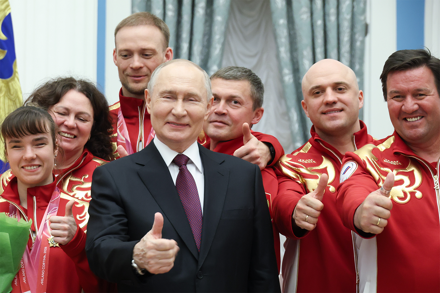 Глава государства пожелал российским паралимпийцам новых побед.