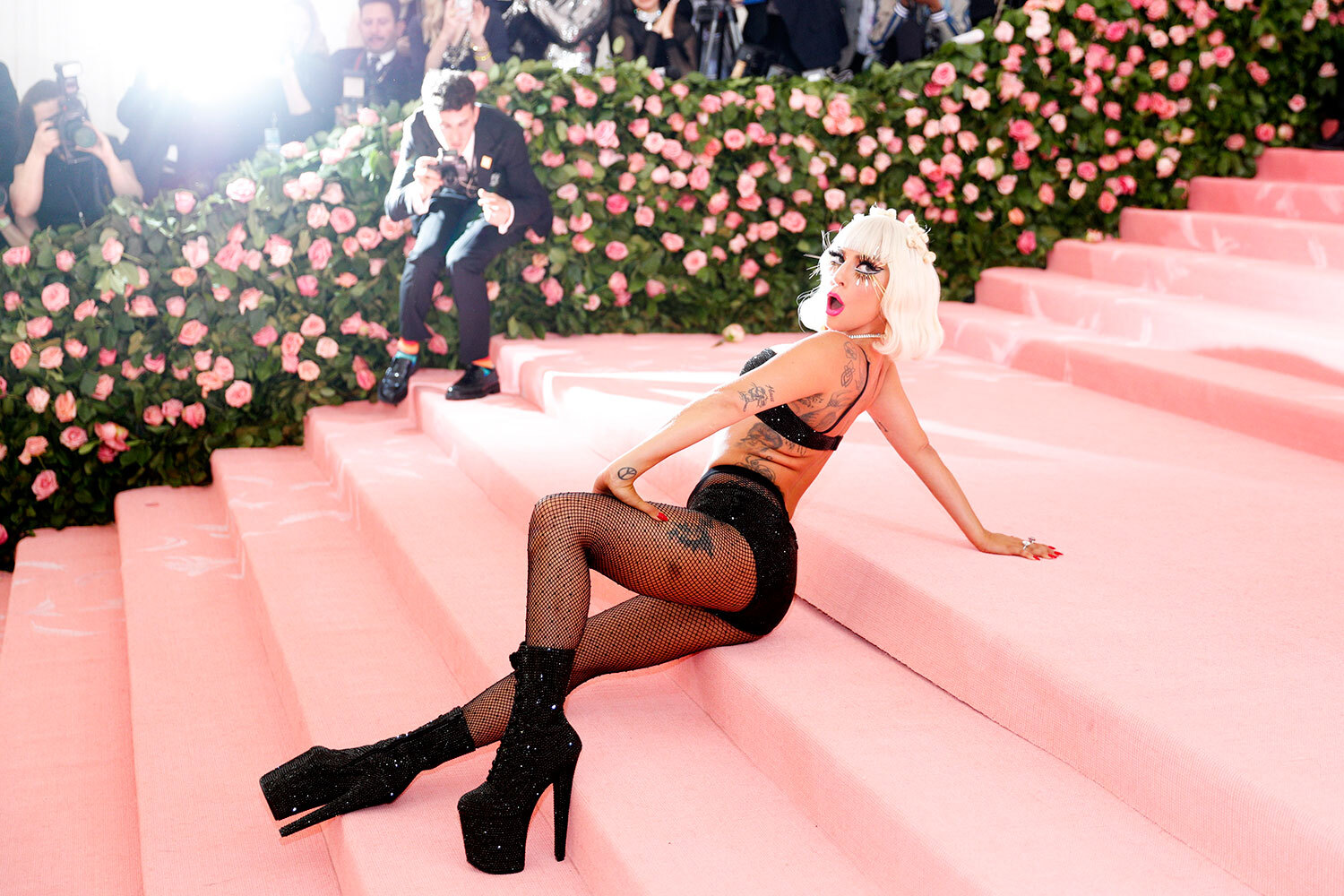 За свою творческую карьеру Леди Гага завоевала более 400 наград, включая «Оскар», 16 «Грэмми», «Золотой глобус» и BAFTA. Она занимает четвертое место в списке 100 величайших женщин в музыке по версии VH1. Журнал Time дважды (в 2010 и в 2019 гг.) включал исполнительницу в список Time 100. Состояние певицы в 2026 г. превысило $900 млн, что делает ее одной из самых богатых артисток в мире.