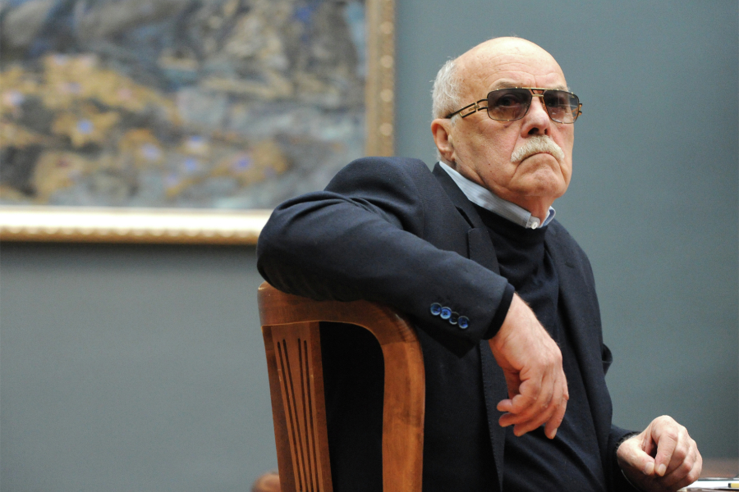 Личная жизнь режиссера складывалась непросто. Со своей первой супругой Юноной Каревой Говорухин познакомился на казанском телевидении, в 1961 г. они поженились. Тогда же родился их сын Сергей, который впоследствии тоже стал режиссером и участвовал в съемках документального фильма «Прокляты и забыты» о войне в Чечне. Вскоре брак распался: Станислав уехал в Москву, а Юнона осталась в родном городе. Со второй женой, Галиной, Говорухин познакомился в Одессе в 1967 г. во время работы над картиной «Вертикаль», и они прожили вместе почти пятьдесят лет.