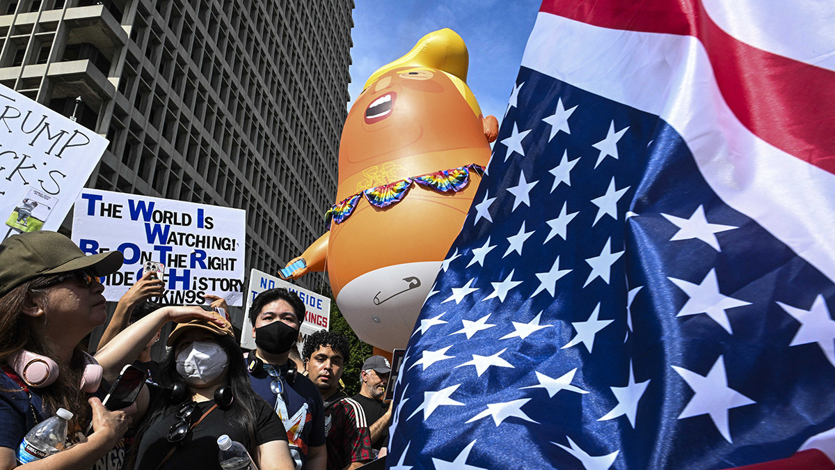 Аналогичные протесты в США уже проходили летом и осенью 2025 г.