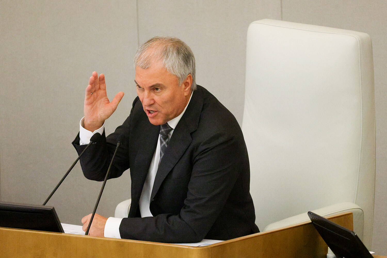 Володин – о решениях об абортах«Тема абортов – очень ответственная с точки зрения обсуждения. Давайте оставим это женщине. Ей принимать решение», – заявил 24 марта председатель Госдумы Вячеслав Володин в ходе пленарного заседания. По его словам, такой подход правильнее, чем оказывать на женщин давление в этом вопросе.