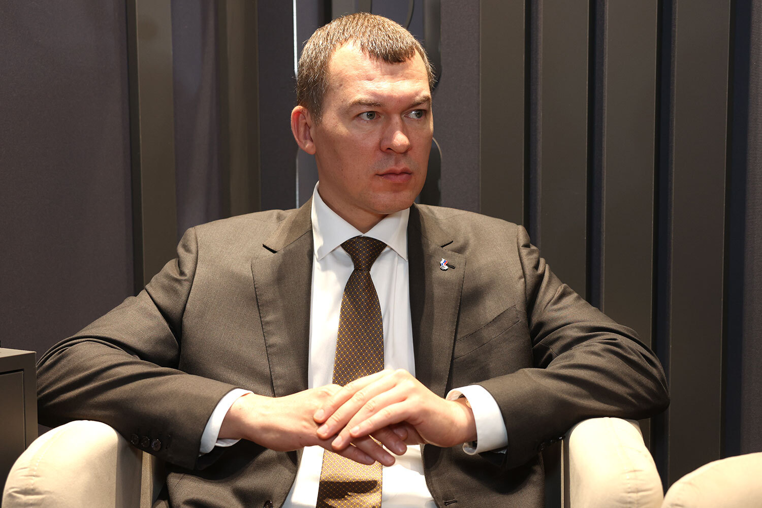 Дегтярев – о месте России в олимпийском движении«Мы напомнили всем, что мы часть олимпийского движения и стояли у его истоков. Одним из учредителей МОКа в 1894 г. был подданный Российской империи генерал Алексей Бутовский, и наше место за столом, а не в передней! И именно поэтому любое наше участие вызывает такой трепет у недругов. Даже 13 наших олимпийцев навели прилично шороху в Милане», – сказал министр спорта, председатель Олимпийского комитета России Михаил Дегтярев в интервью «Ведомостям», опубликованном 16 марта.