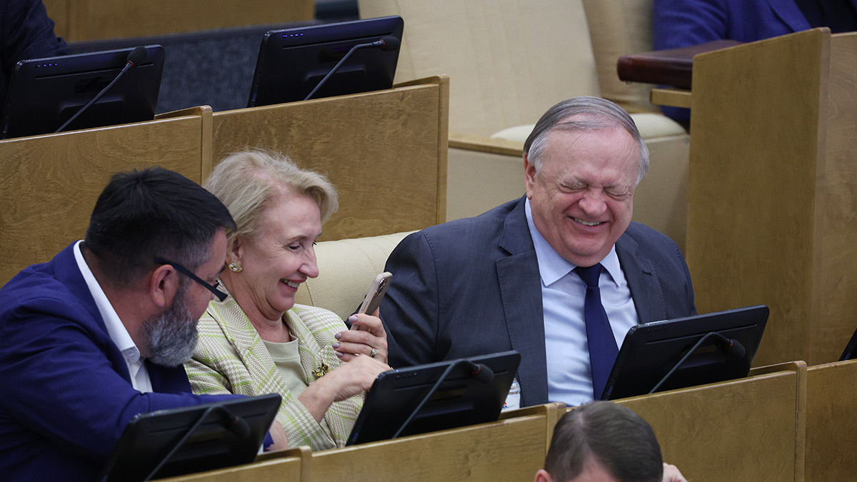 Наиболее вероятной причиной отказа Заварзина от выдвижения эксперты считают его возраст – 77 лет