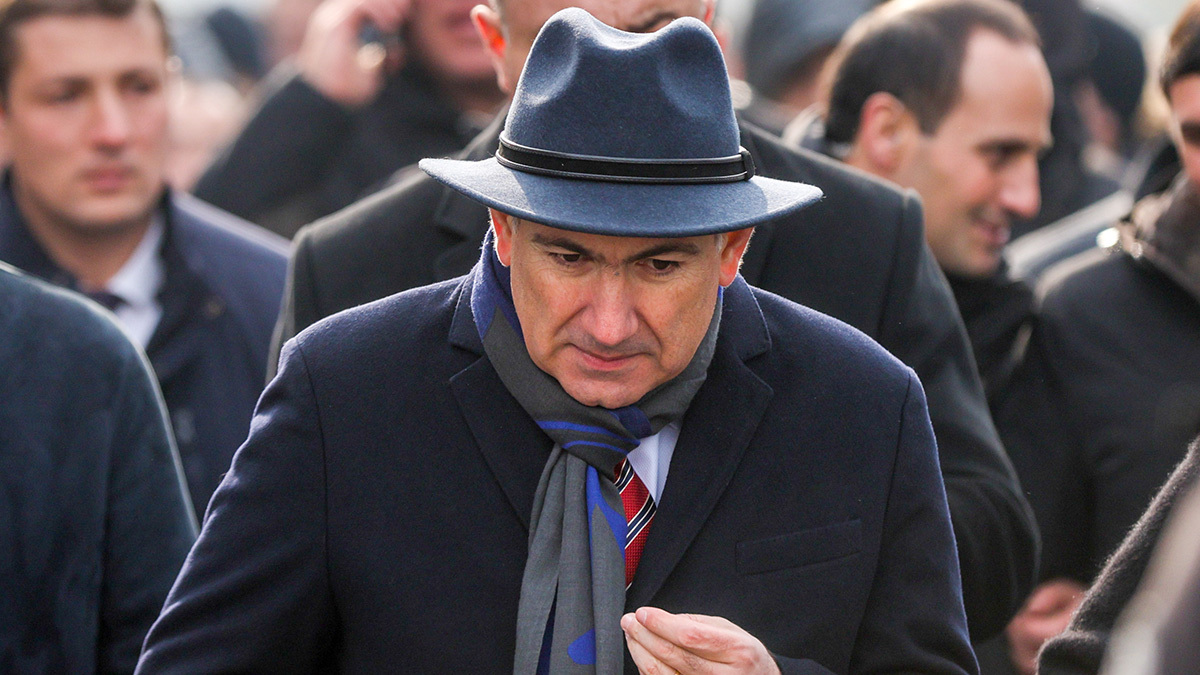 Конфликт Никола Пашиняна с армянской церковью может ослабить позиции его партии на выборах