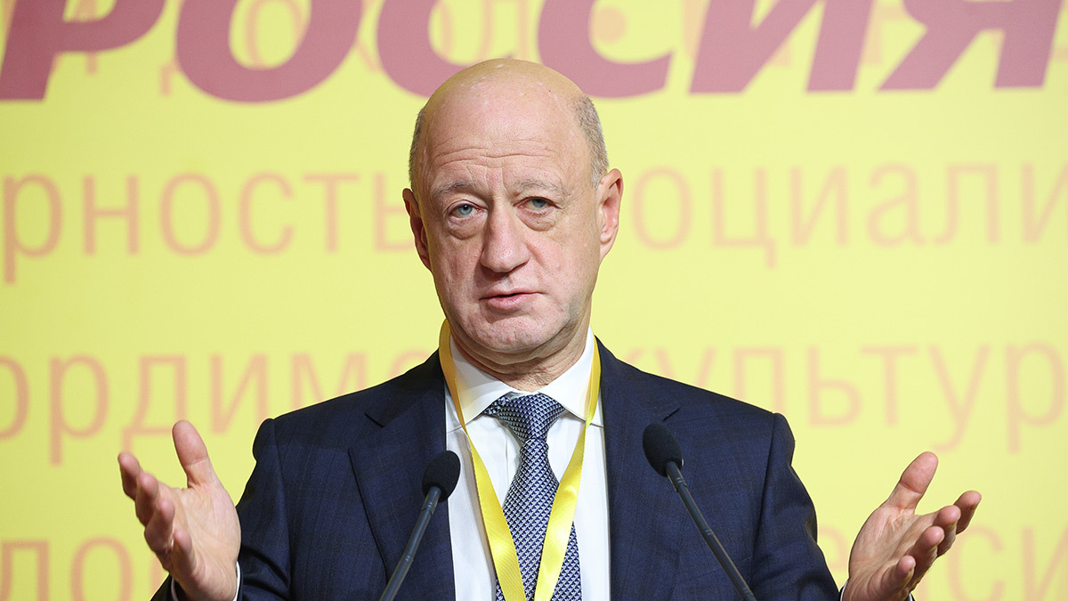 Бабаков стоял у истоков «Справедливой России» и с 2003 г. неизменно сохранял парламентский статус