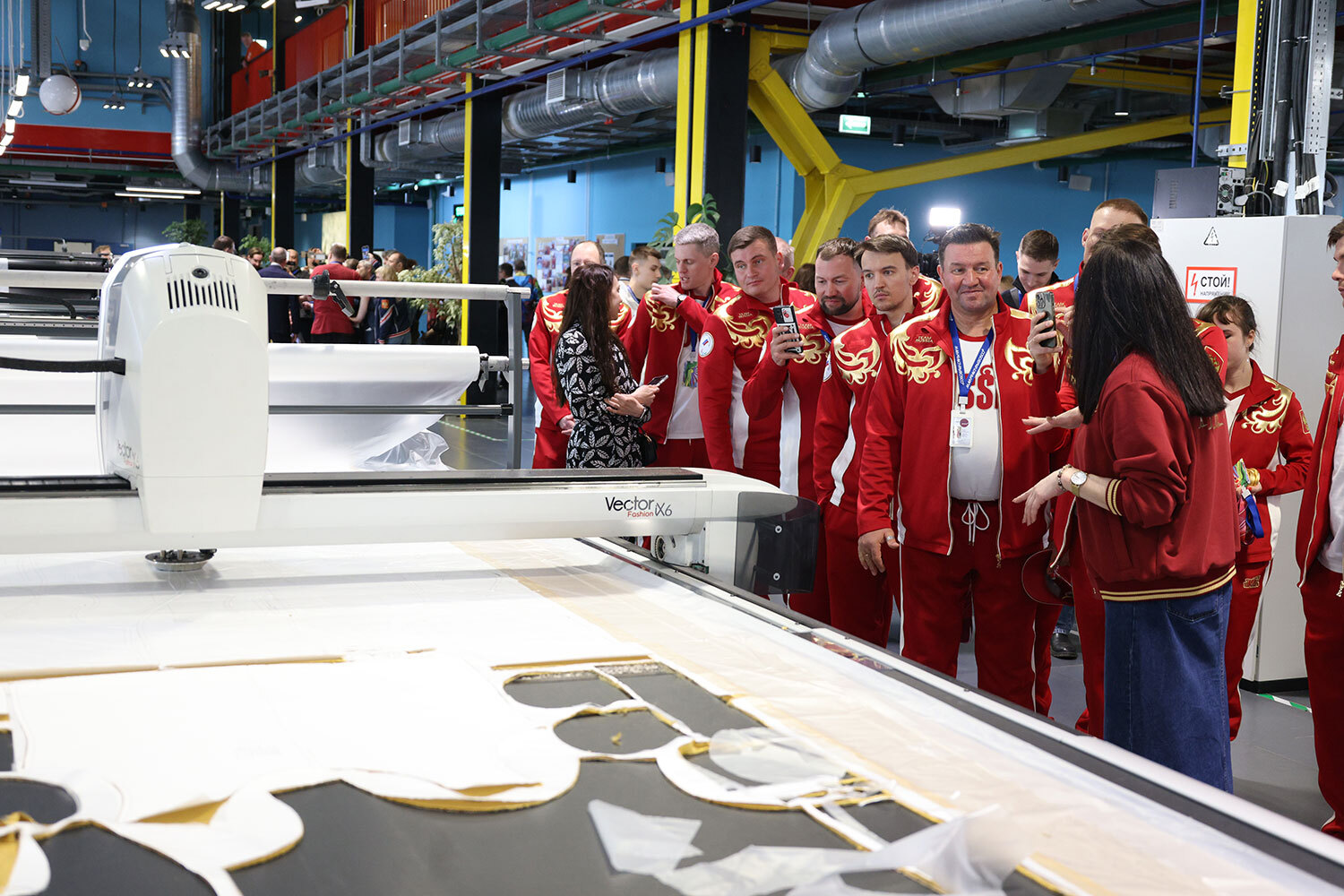 На встрече с паралимпийцами также присутствовали замминистра промышленности и торговли России Иван Куликов, президент Паралимпийского комитета РФ Павел Рожков, председатель заксобрания Калужской области Геннадий Новосельцев и председатель координационного совета группы компаний Bosco di Ciliegi Михаил Куснирович.