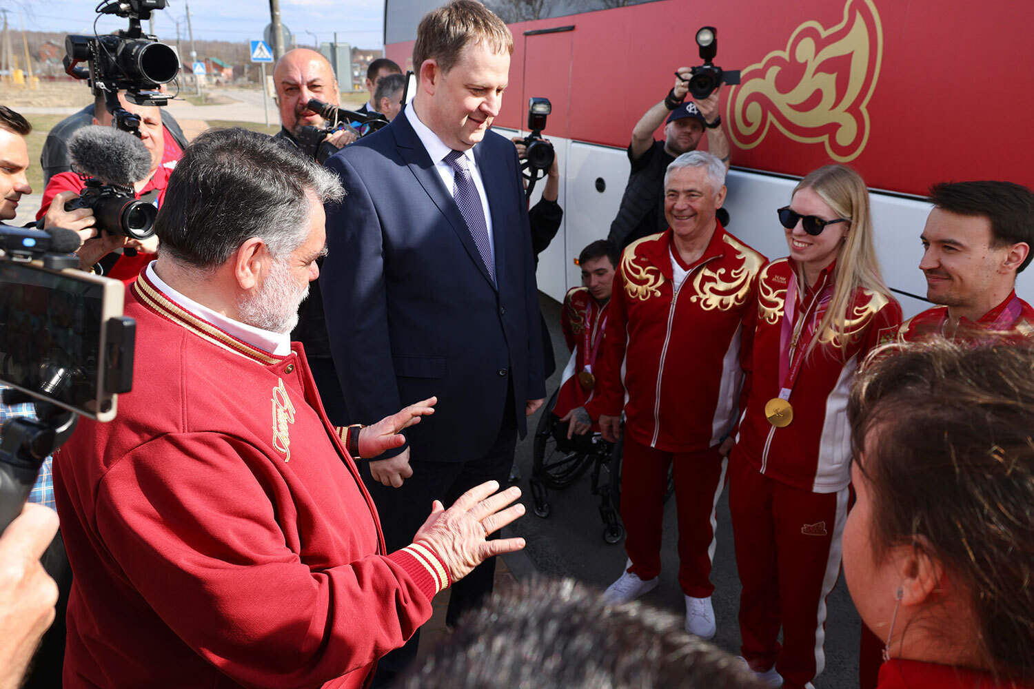 «Форма получилась действительно фартовой – она понравилась не только нашим атлетам, но и вызвала интерес у спортсменов из других стран. Ее признавали одной из лучших на Играх», – отмечал президент Паралимпийского комитета России Павел Рожков.