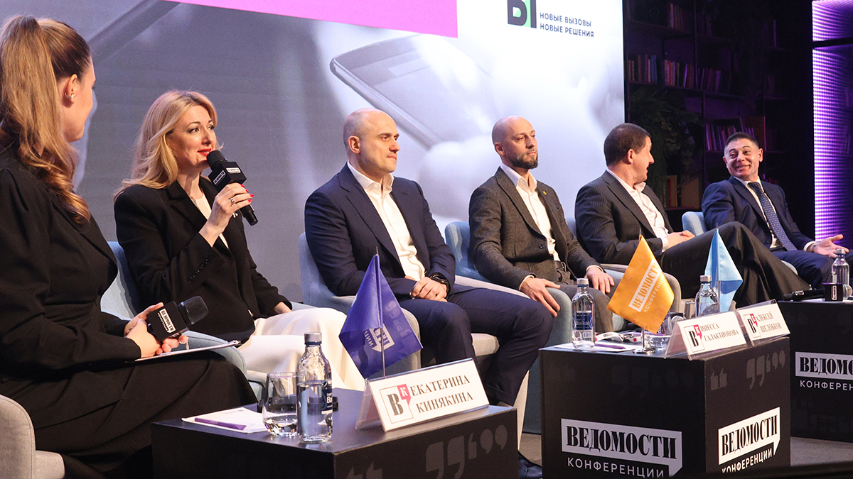 Руководители российских телеком операторов прямо на конференции «Ведомостей» раскрыли, что им не хватает для лучшего качества связи