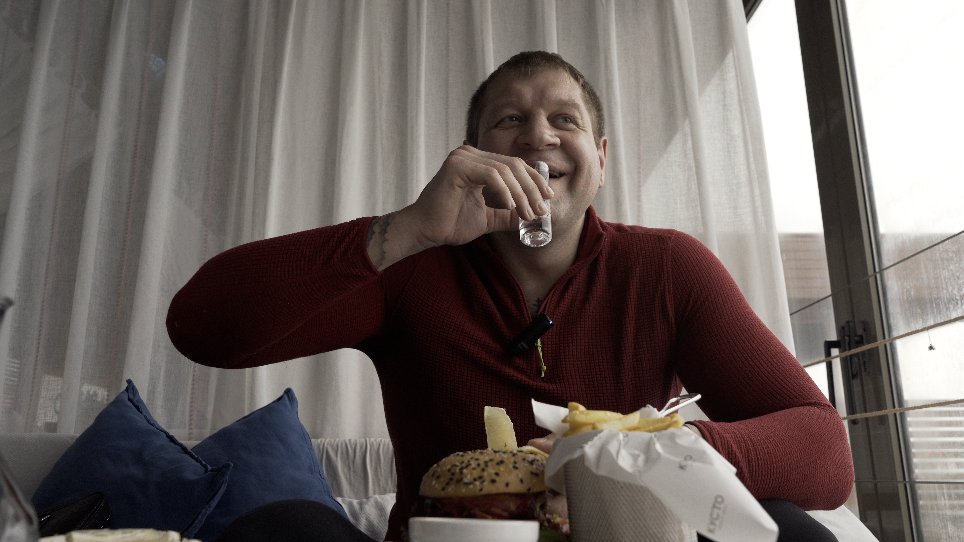 Кадр из фильма «Емельяненко»