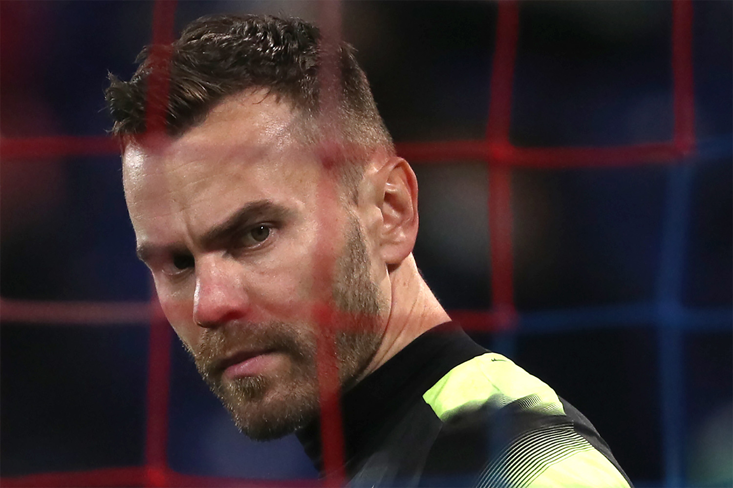 Еще в мае 2016 г. Акинфеев стал первым игроком в истории чемпионатов России по футболу, одержавшим 200 побед в составе одного клуба. В марте 2017-го он провел 161-й «сухой» матч в чемпионатах страны и превзошел достижение Льва Яшина, на счету которого было 160 игр без пропущенных мячей за московское «Динамо» в национальных турнирах. В 2021 г. вратарь ЦСКА, выступавший за основную команду «армейцев» 17 лет и 8 месяцев, занял первое место в рейтинге самых преданных футболистов в мире по версии издания Sport Bible. Второе место в списке досталось звездному форварду «Барселоны» Лионелю Месси (16 лет и 8 месяцев), а тройку замкнул полузащитник «Вест Хэма» Марк Нобл (также 16 лет и 8 месяцев).