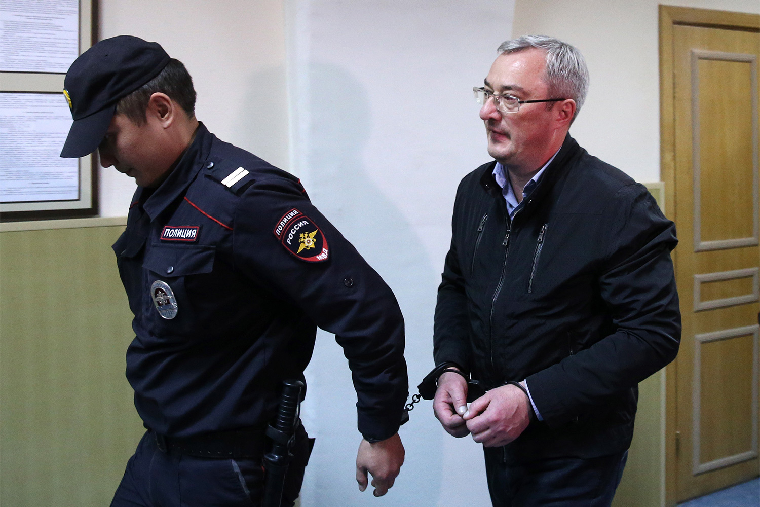 Вячеслав Гайзер, Коми (2010-2015) – 11 летЗадержан в сентябре 2015 г. по ряду обвинений: созданию преступного сообщества, легализации денежных доходов и получении взятки. По версии следствия, Гайзер и его сообщники в 2006 г. создали преступное сообщество и незаконно завладели рядом предприятий Коми, нанеся региону ущерб в 4,5 млрд руб. В 2019 г. был приговорен к 11 годам колонии строгого режима и штрафу в размере 160 млн руб.