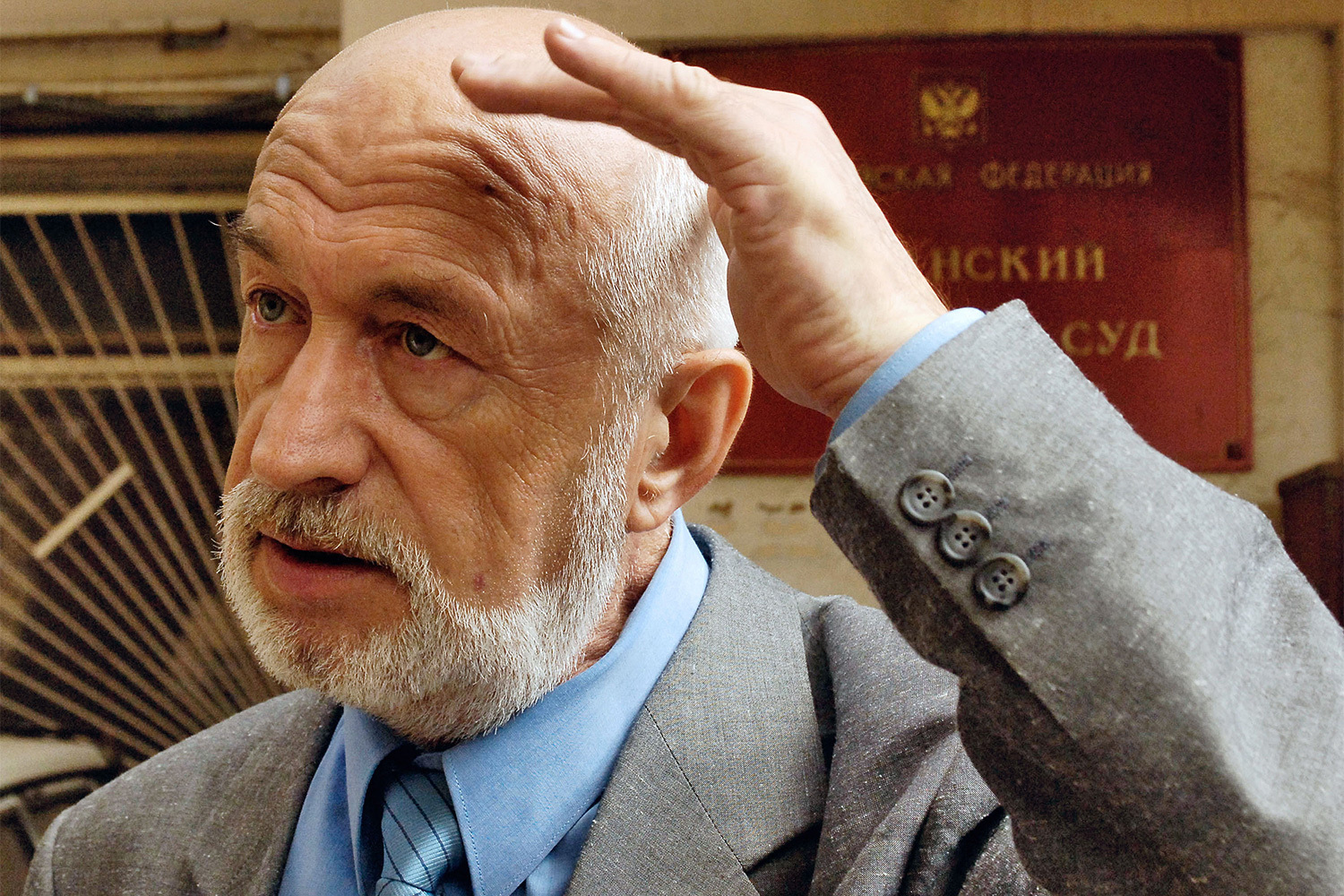 Владимир Платов, Тверская область (1995-2003) – 5 летБыл задержан в сентябре 2003 г. по делу о превышении полномочий и хищении облигаций Тверской области, что нанесло региональному бюджету ущерб на 475 млн руб. В ноябре 2005 г. был осужден на пять лет, в апреле 2006 г. приговор был заменен на три года условно. В апреле 2012 г. Платов умер.