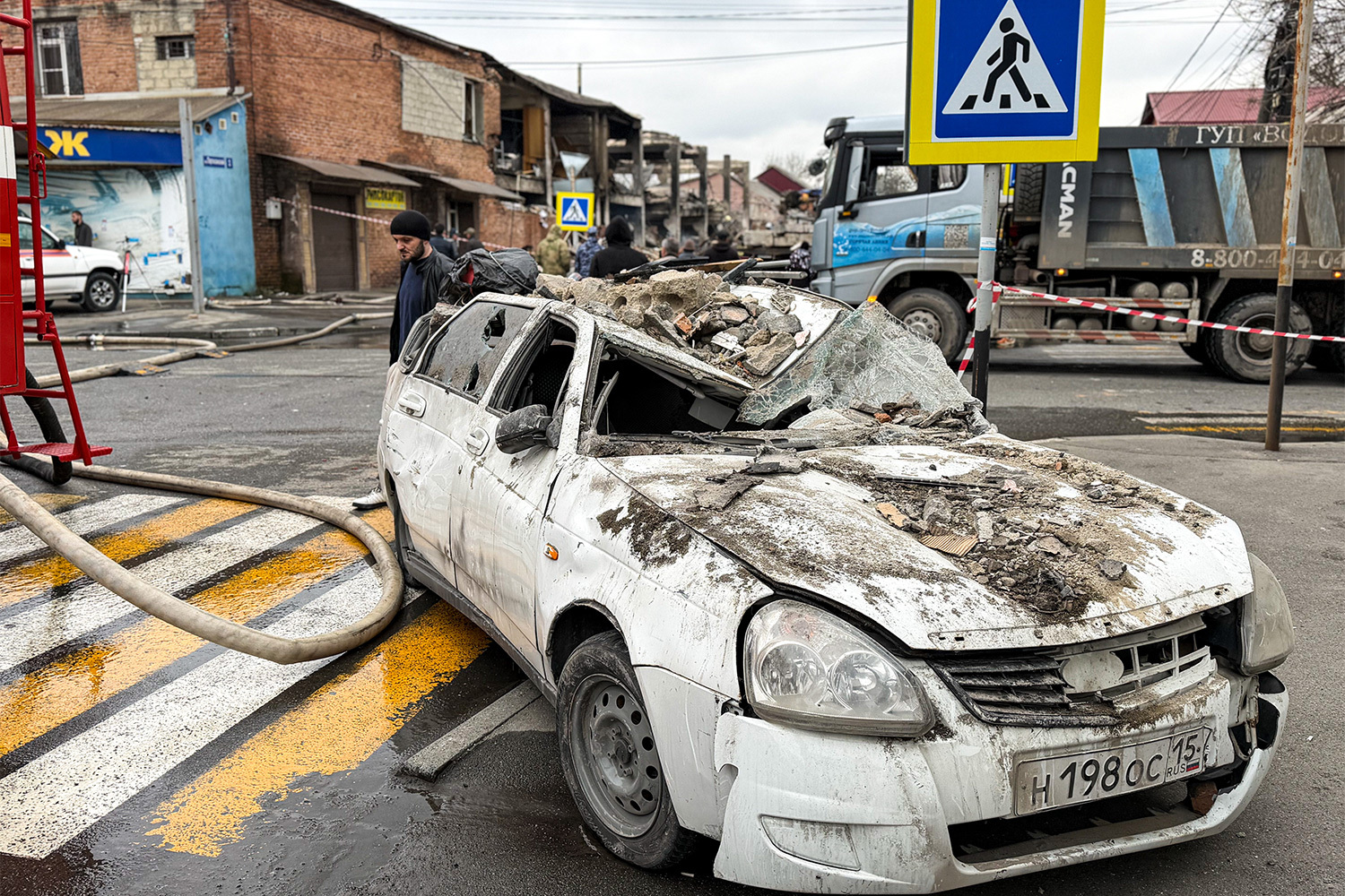 Зона ЧС оцеплена, действует пропускной режим, отметил Мильдзихов.