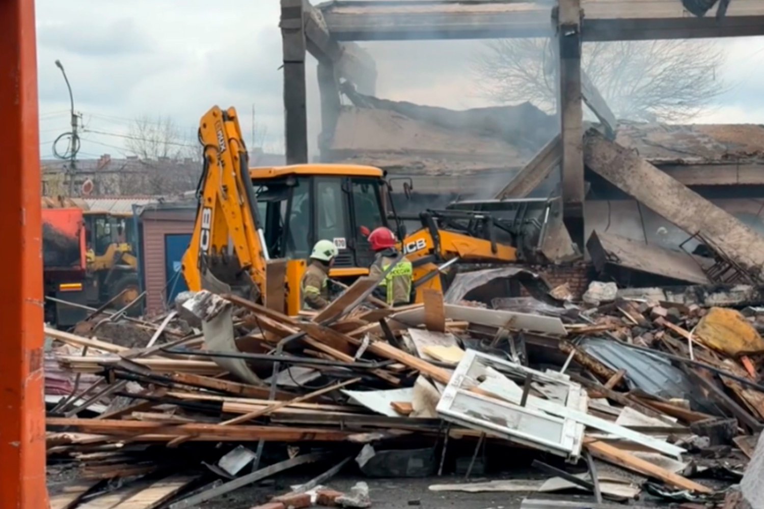 К ликвидации последствий привлечено более 50 единиц техники, отметил глава республики Сергей Меняйло.