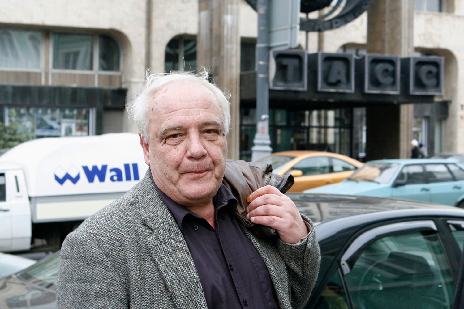 Диссидент Владимир Буковский в 1980-е писал диссертацию в Стэнфорде (MS degree). Впоследствии он говорил, что стал свидетелем зарождения местной культуры политкорректности, но сам ее не поддерживал, считая цензурой.