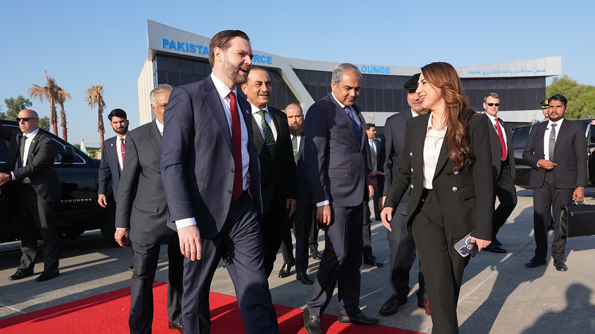 Делегации США и Ирана разъехались после переговоров в Пакистане, не назначив даты их следующего раунда