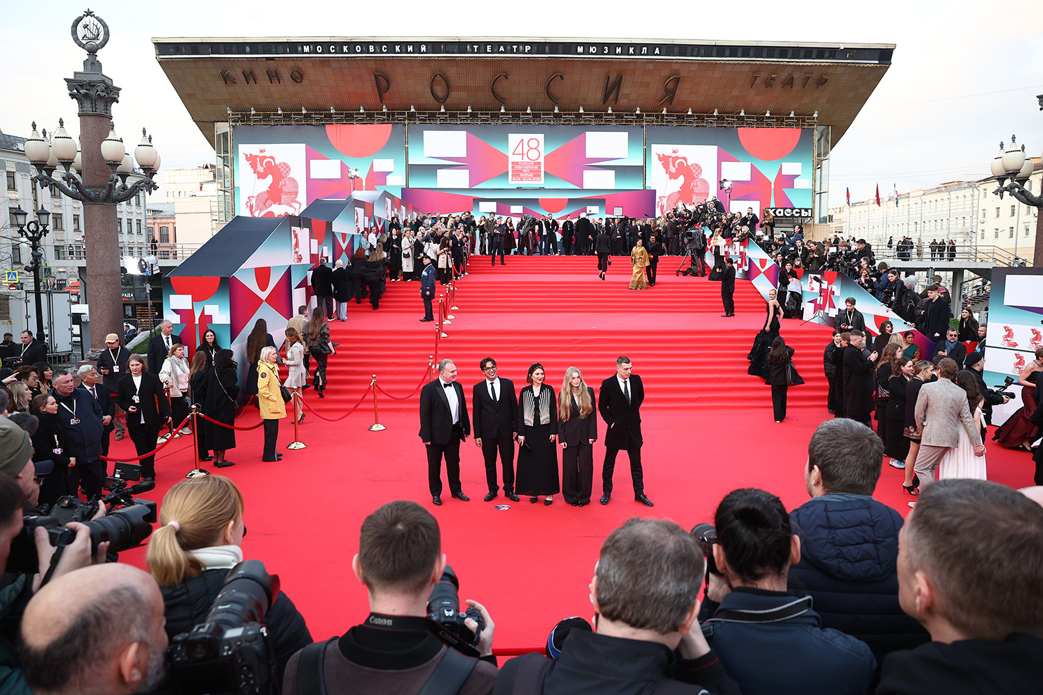 Россию в основном конкурсе представляют фильмы «Выготский» Антона Бильжо и «Отец» Павла Иванова.