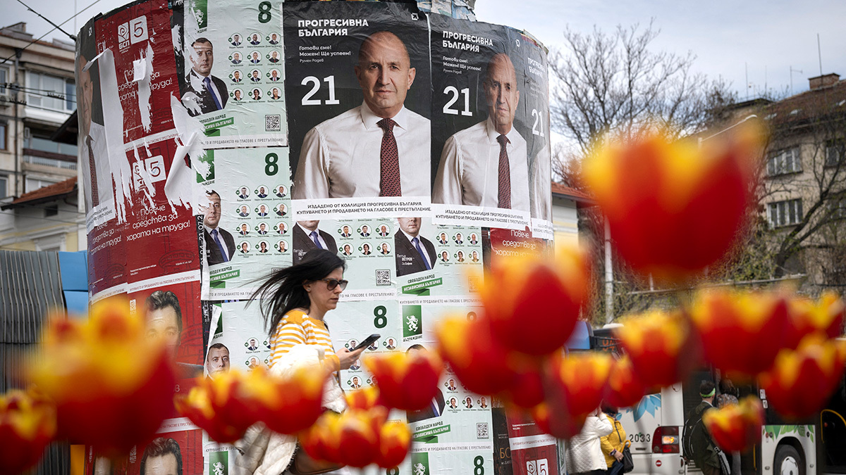 Партия бывшего президента Румена Радева сможет впервые за долгие годы единолично сформировать правительство Болгарии