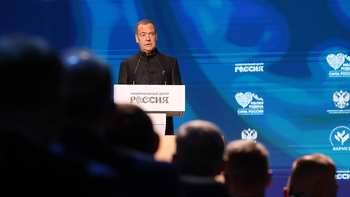 Внимание к муниципалитетам накануне выборов объясняется тем, что любые сбои на этом уровне влияют на восприятие власти в целом