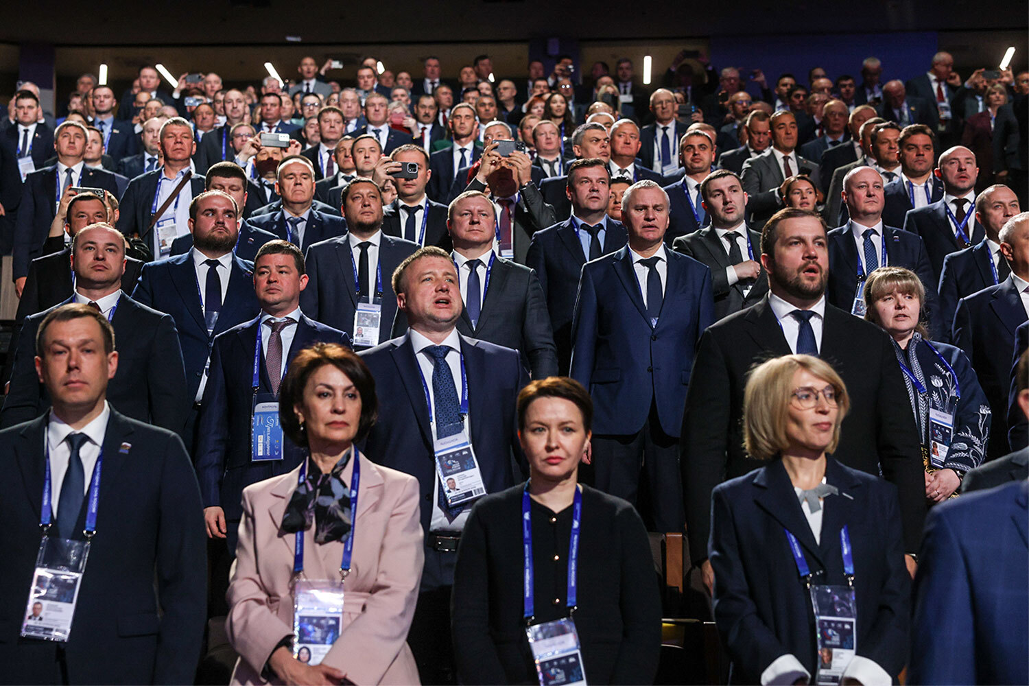 На мероприятии собрались представители разных уровней местного самоуправления: главы округов и районов, делегаты городских и сельских поселений, члены советов муниципальных образований. Присутствовали и гости из других стран.