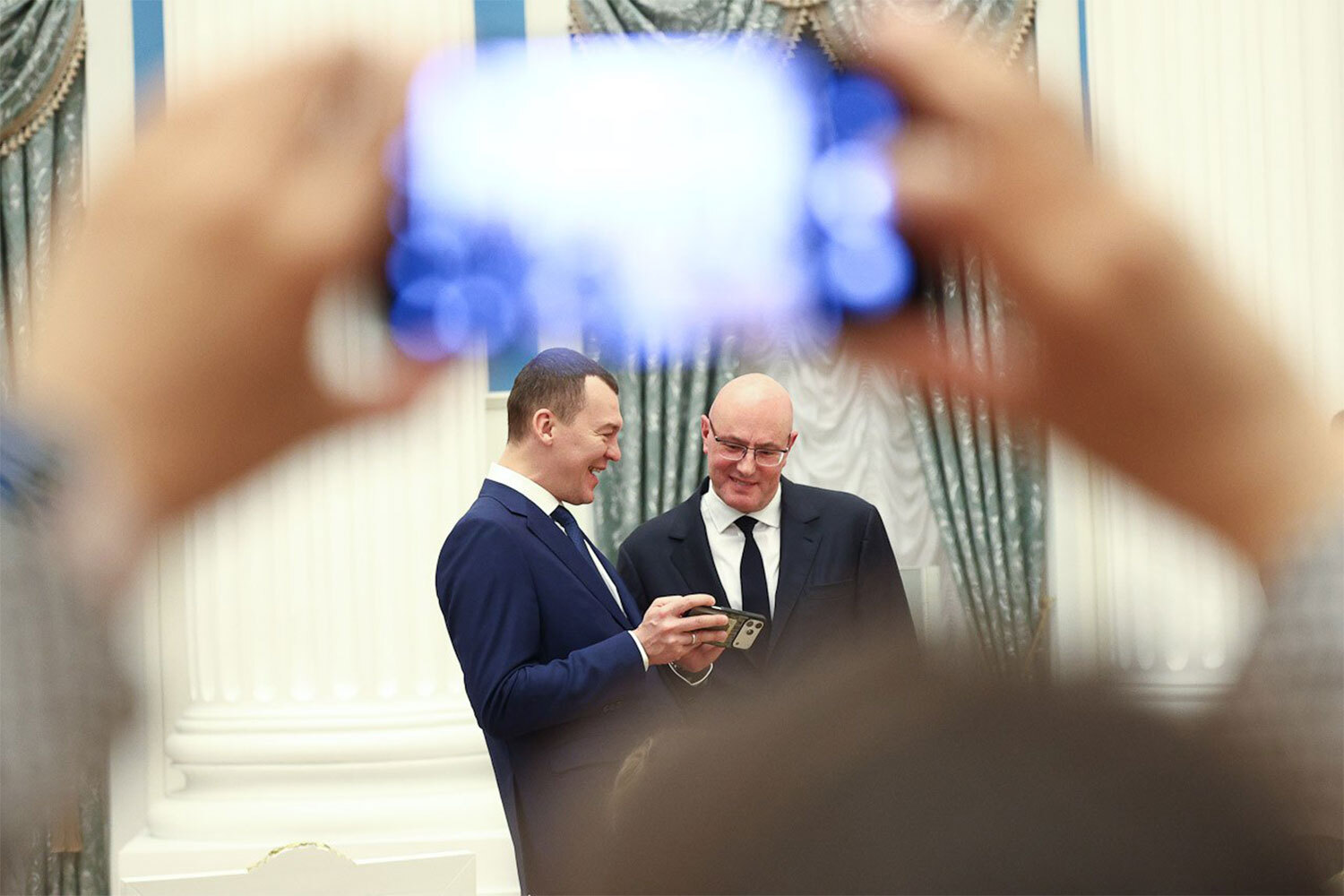 22 апреля 2026 г. Министр спорта Михаил Дегтярев и вице-премьер России Дмитрий Чернышенко на награждении боксеров в Кремле.