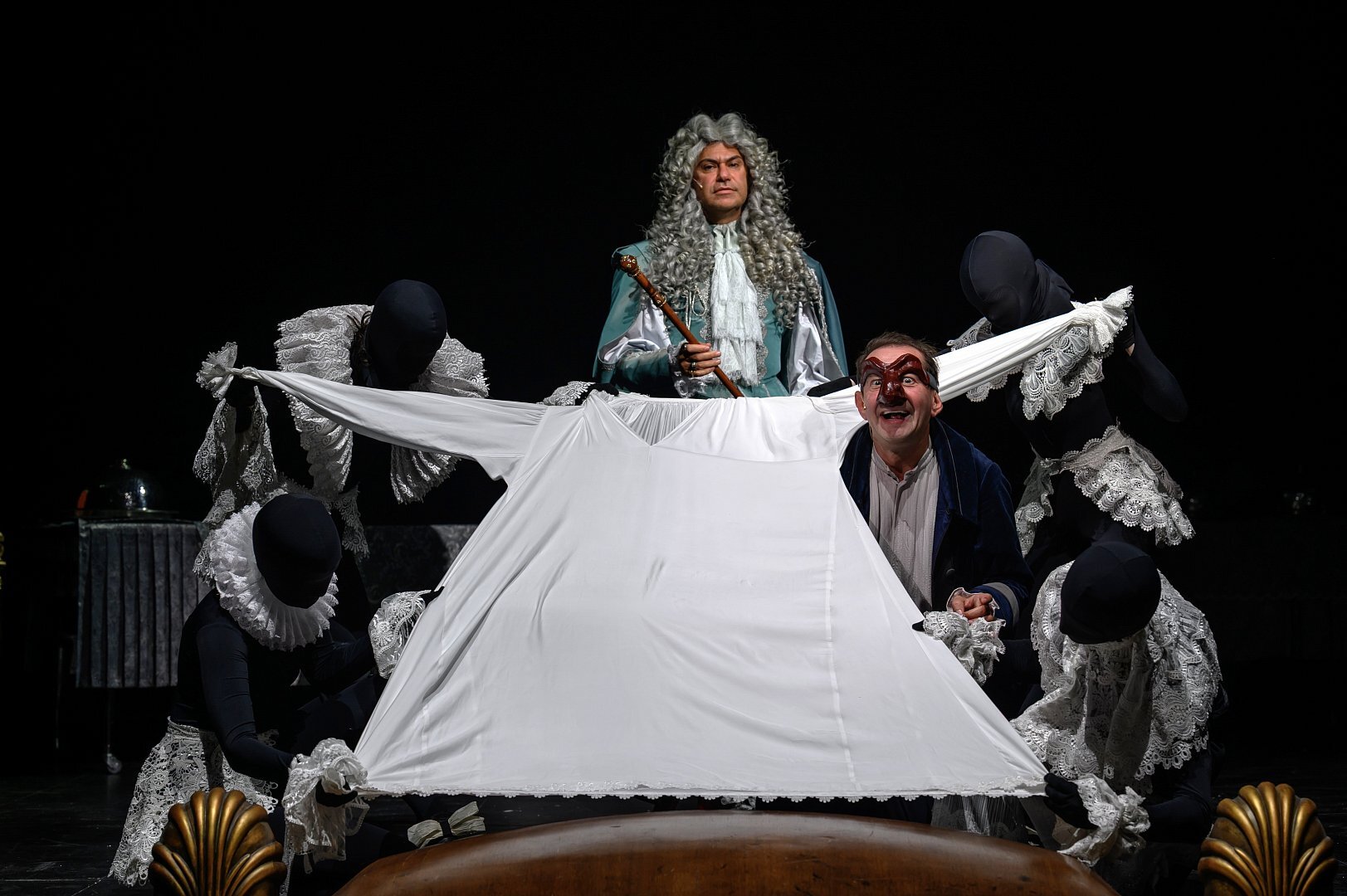 Сцена из спектакля «Кабала Святош»