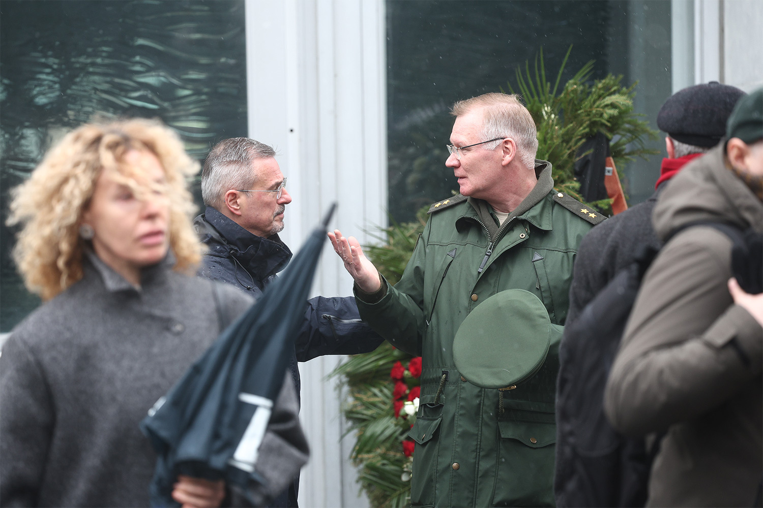 С 2013 г. журналист руководил медиахолдингом «Красная звезда», куда входят телеканал «Звезда» и другие одноименные активы. «Алексей Пиманов был настоящим патриотом нашей страны», – заявил руководитель отдела информации и массовых коммуникаций Минобороны Игорь Конашенков (на фото справа).