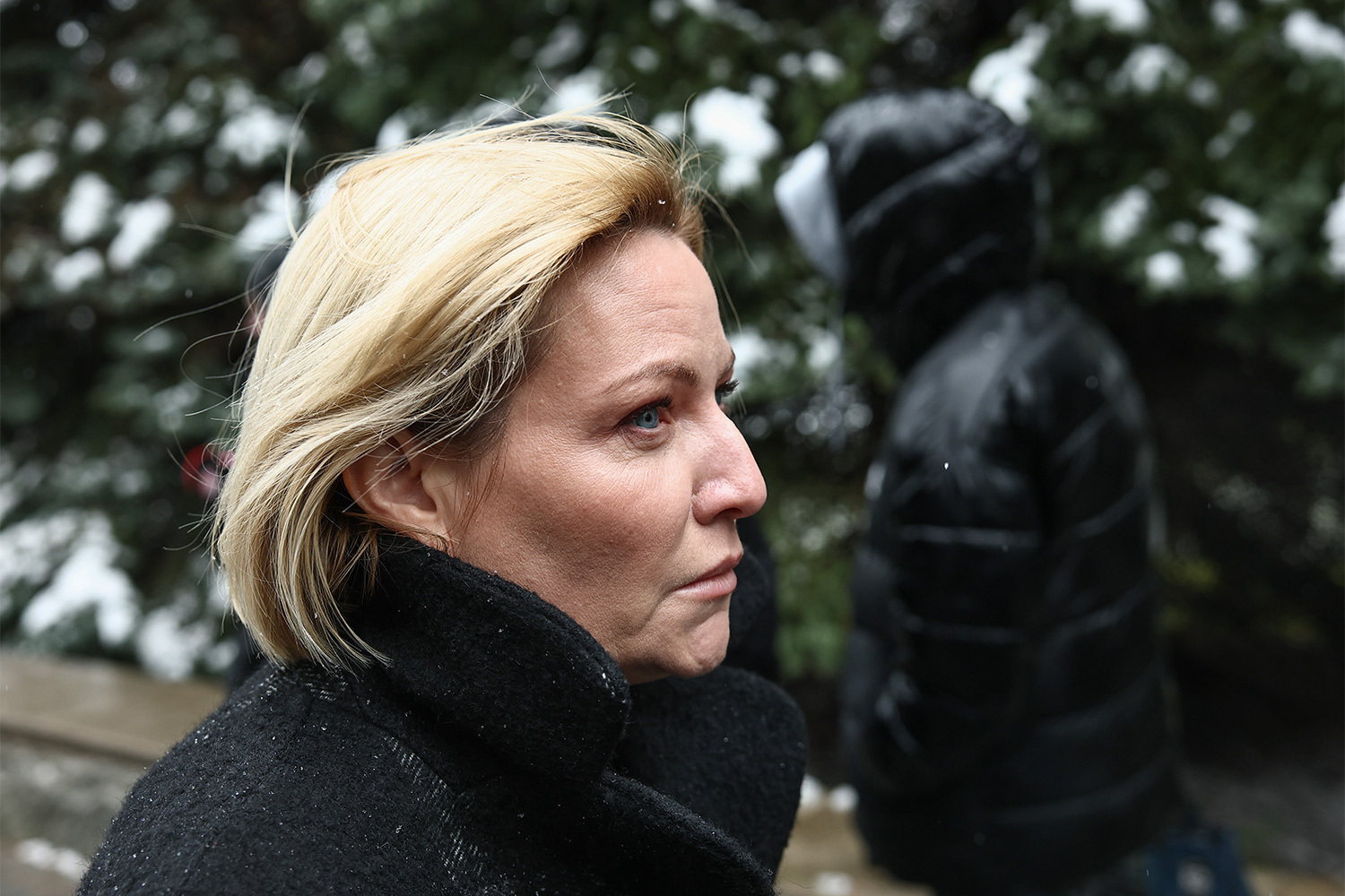 Среди знаковых работ Пиманова-режиссера – детективный сериал «Александровский сад» (2005), комедия «Мужчина в моей голове» (2009), «Крым» (2017), а также спортивная картина «Одиннадцать молчаливых мужчин» (2021), основанная на реальных событиях послевоенного турне футбольного клуба «Динамо» в Великобританию.На фото: министр культуры России Ольга Любимова.