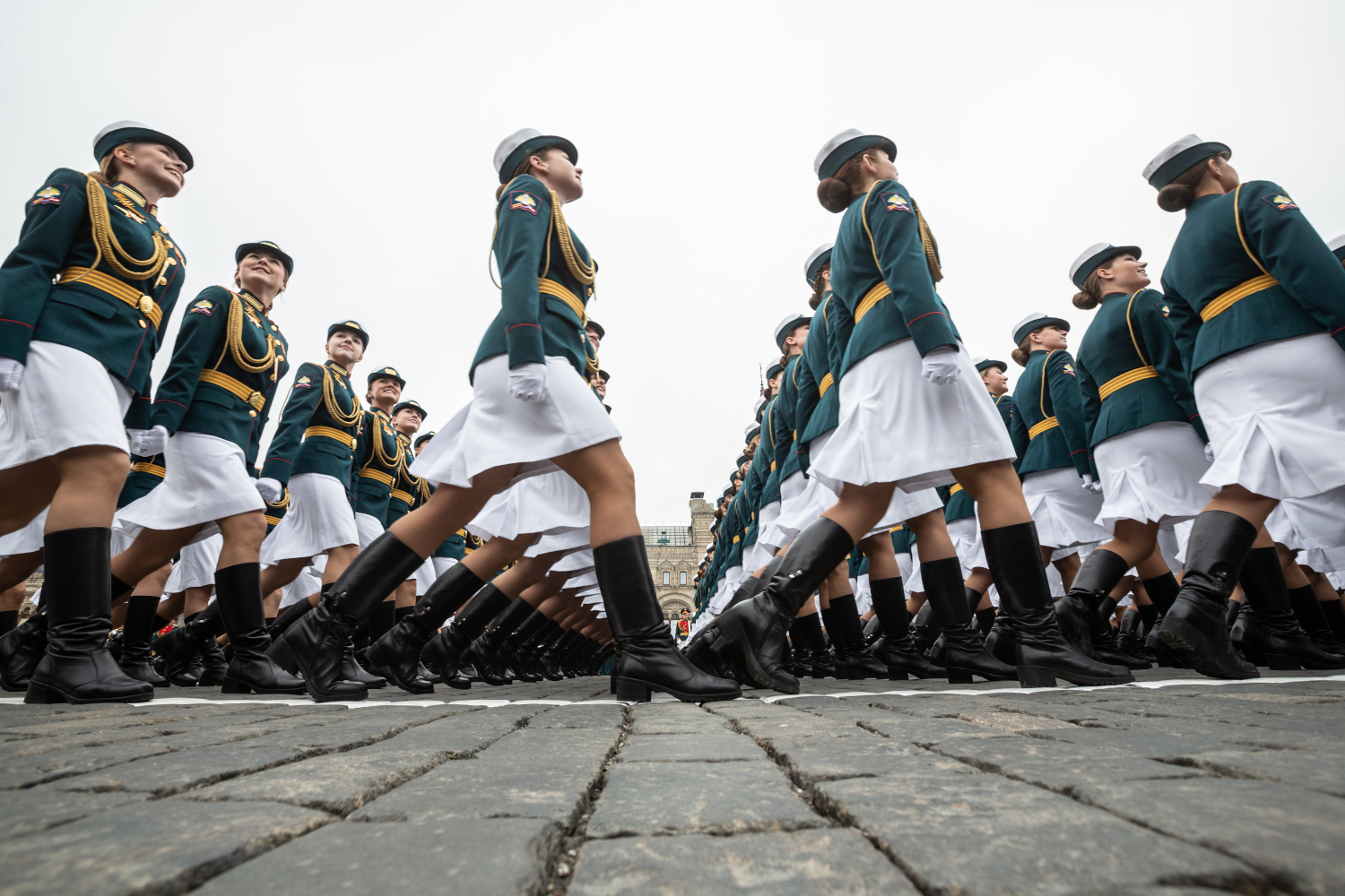 В шествии 2019 г. участвовали более 13 000 человек. В механизированной части были задействованы «танк Победы» Т-34, защищенные автомобили «Тайфун», боевые машины пехоты и поддержки танков, бронетранспортеры, пусковые установки ракетных комплексов, зенитные ракетные системы, зенитные ракетно-пушечные комплексы и другая техника. Воздушная часть парада была отменена из-за неблагоприятных погодных условий.