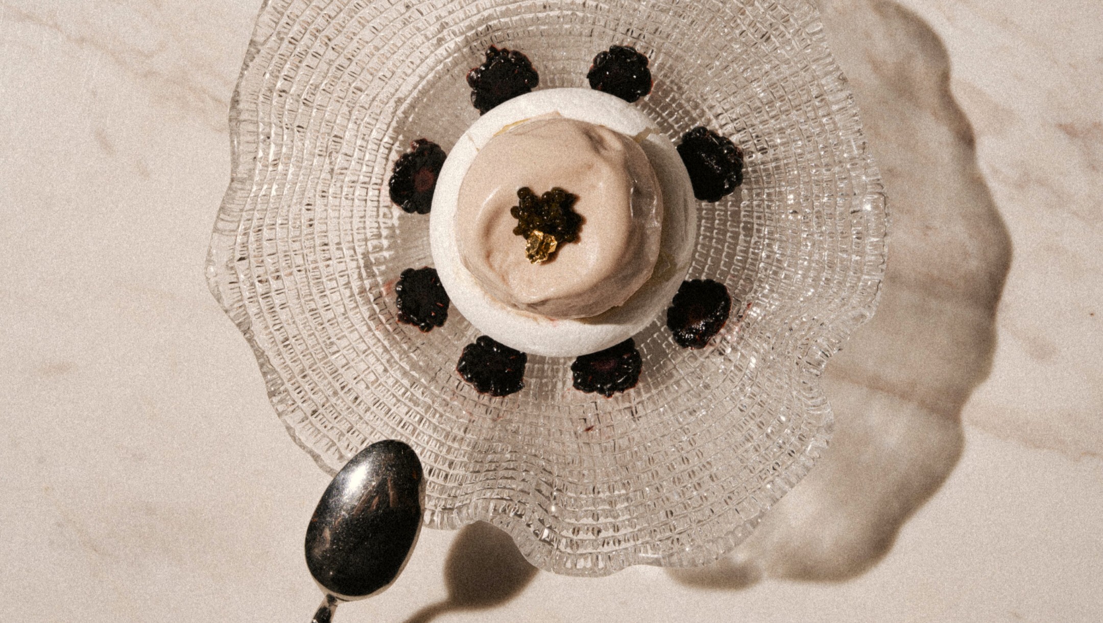 Полбагета с красной икрой