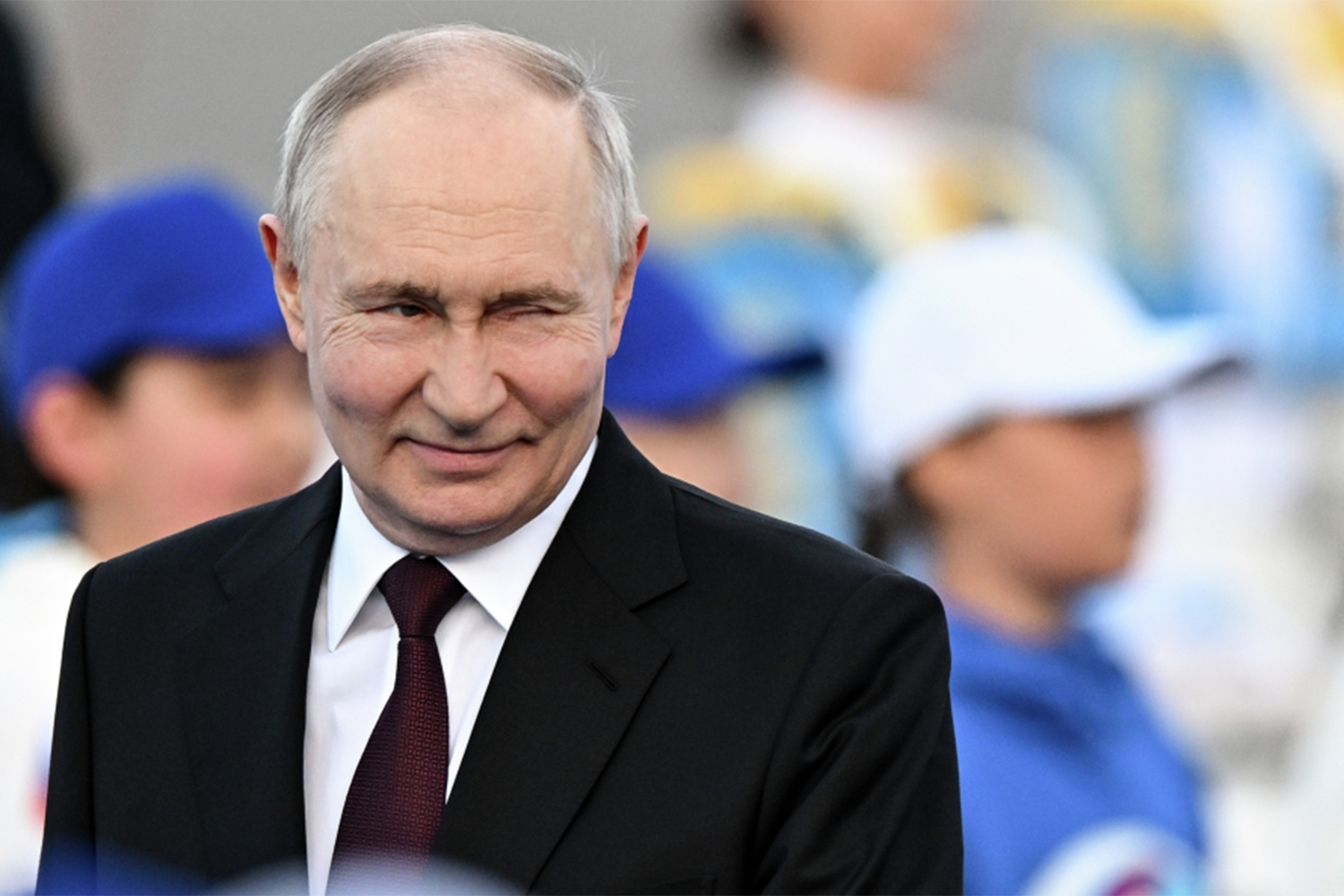 В Высшем Евразийском экономическом совете, помимо Путина и Токаева, примут участие президент Белоруссии Александр Лукашенко, президент Киргизии Садыр Жапаров и вице-премьер Армении Мгер Григорян. Премьер-министр Армении Никол Пашинян в Астану не приедет. По мнению экспертов, отношения с Ереваном могут оказаться важной темой мероприятия.