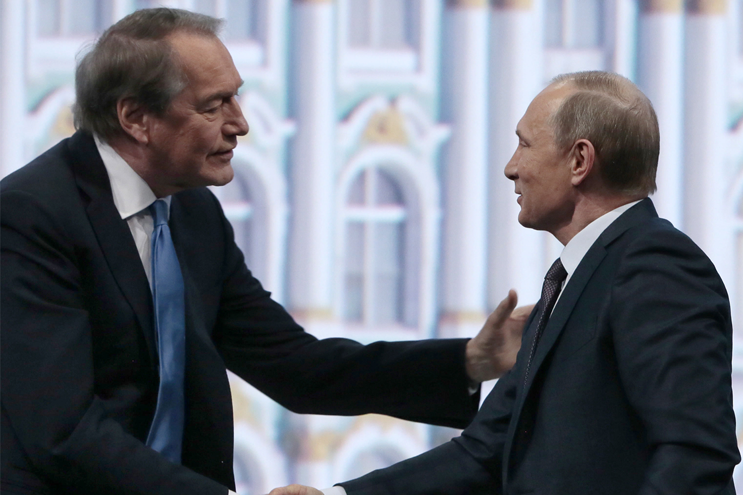В 2015 г. на пленарной сессии ПМЭФа модератором стал телеведущий CBS News Чарли Роуз. Заседание было посвящено теме «Время действовать: совместными усилиями к стабильности и росту!», в нем приняли участие премьер-министр Греции Алексис Ципрас и заместитель премьера Госсовета КНР Чжан Гаоли. В ходе дискуссии обсуждались украинский кризис, санкции против России, отношения с Западом и состояние российской экономики.