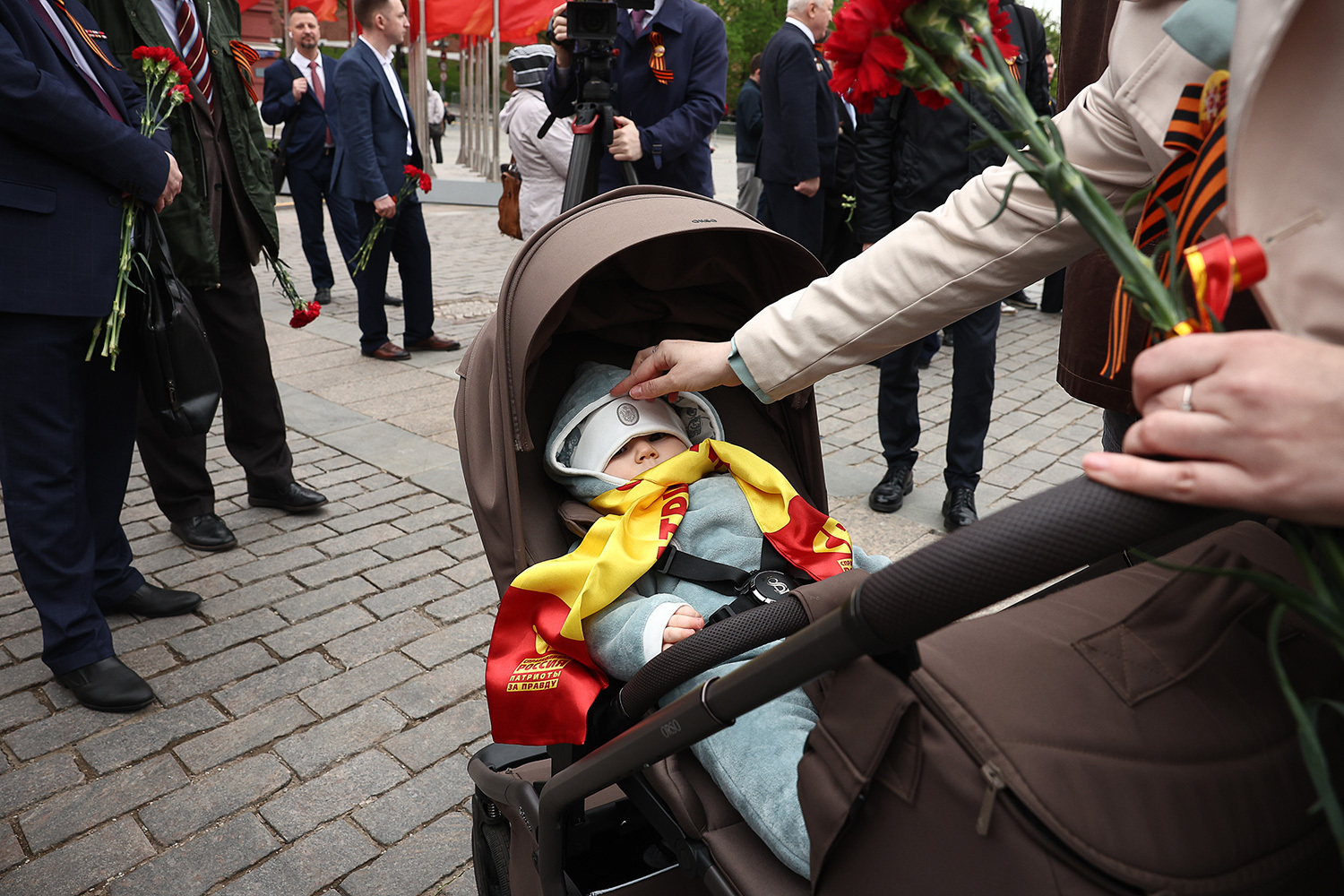 8 мая 2026 г. Церемония возложения цветов к Могиле Неизвестного Солдата у Кремлевской стены в Александровском саду.