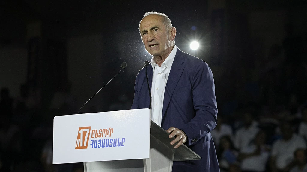 https://cdn5.vedomosti.ru/image/2026/4m/1cp221/original-1r3z.webp