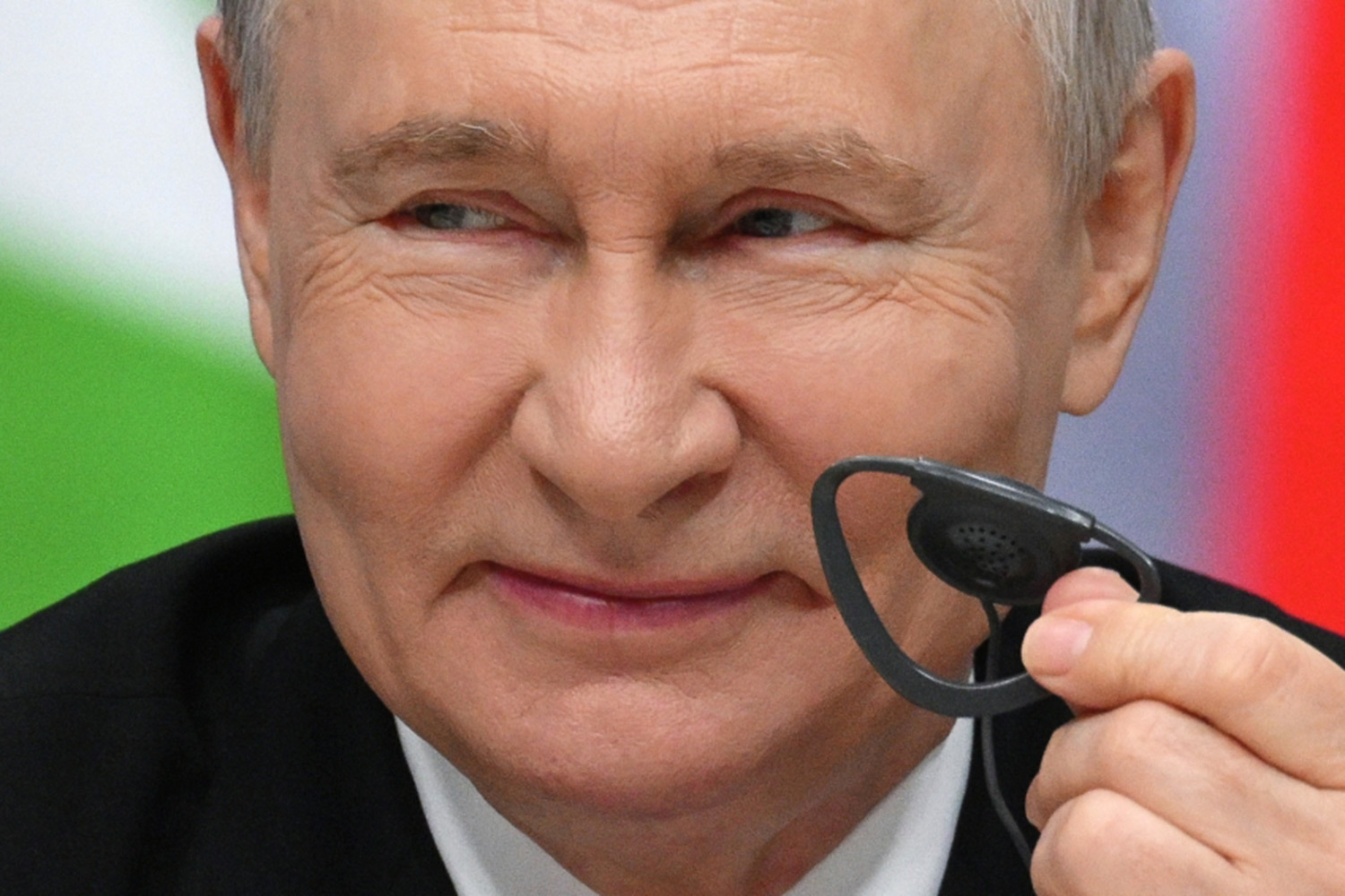 Также в Казани Владимир Путин провел ряд встреч с главами правительств иностранных государств.