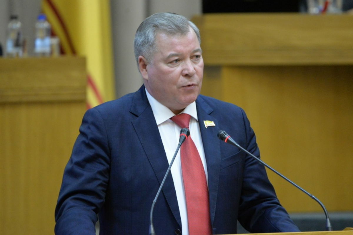 Депутат Госсовета Чувашии Николай Малов – 226,86 млн руб.Зарплата в ООО «Ядринмолоко», проценты по вкладам в Сбербанке и ВТБ.
