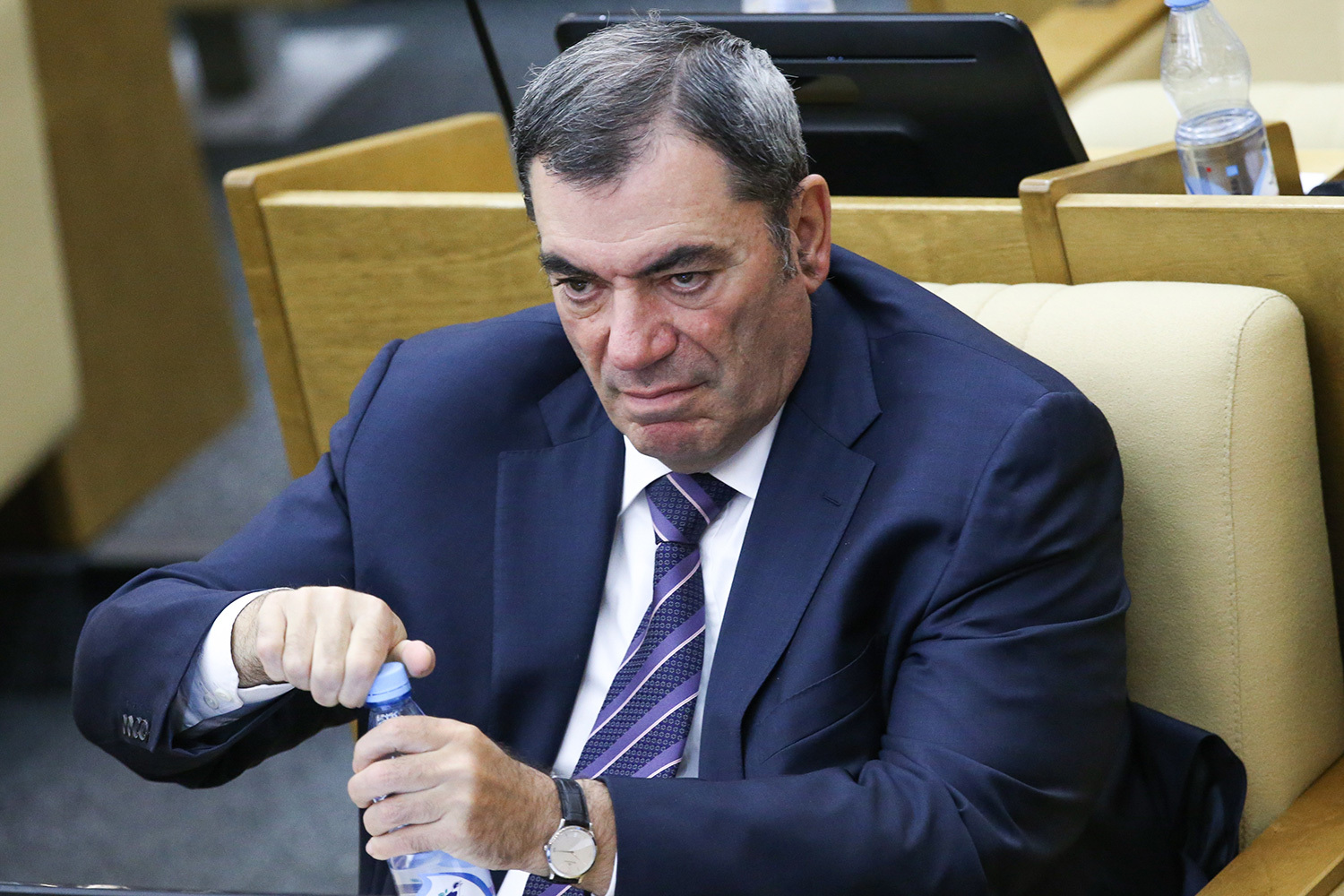 Центризбирком опубликовал сведения о размере и источниках дохода за 2025 г. кандидатов в депутаты Госдумы от «Единой России». У кого из участников выборов оказалась самая большая сумма в декларации – в галерее «Ведомостей».Первый зампред комитета Госдумы по бюджету и налогам Леонид Симановский – 5,96 млрд руб.Зарплата в Госдуме, социальные пособия, пенсия, дивиденды от ООО «Левит», проценты по вкладам в Газпромбанке, банке ПСБ, Сбербанке и ВТБ, прочие поступления от управделами губернатора и правительства Самарской области.