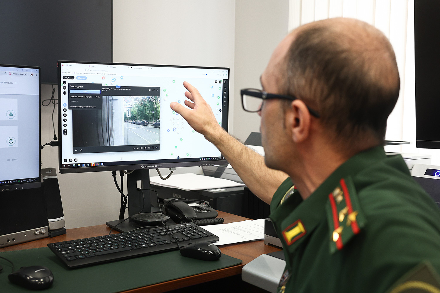 Военные следователи также подключены к системам распознавания лиц и видеоаналитики ГАИС «Сфера» и АПК «Безопасный город» и пользуются ими, чтобы вычислить злоумышленников.