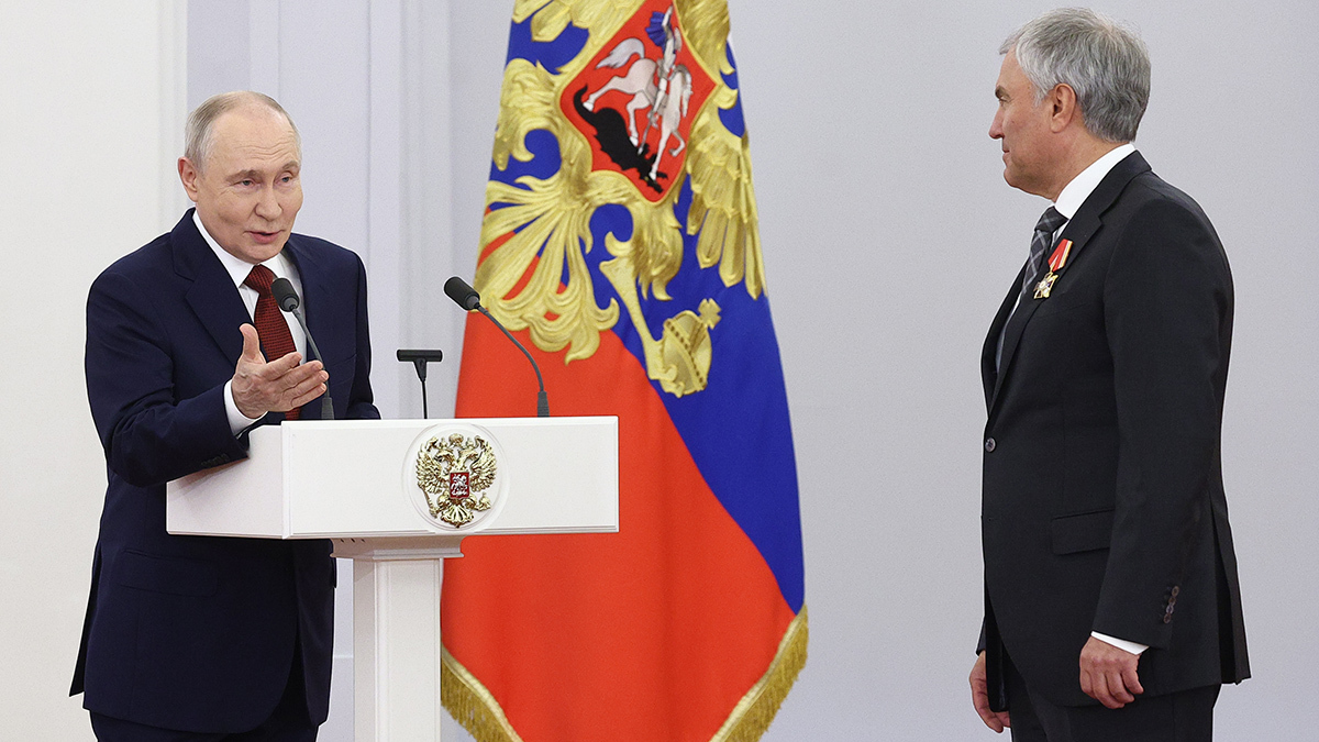 В последний день работы перед Владимиром Путиным смог выступить Вячеслав Володин и его коллеги по Госдуме, и все получили напутствие на будущее