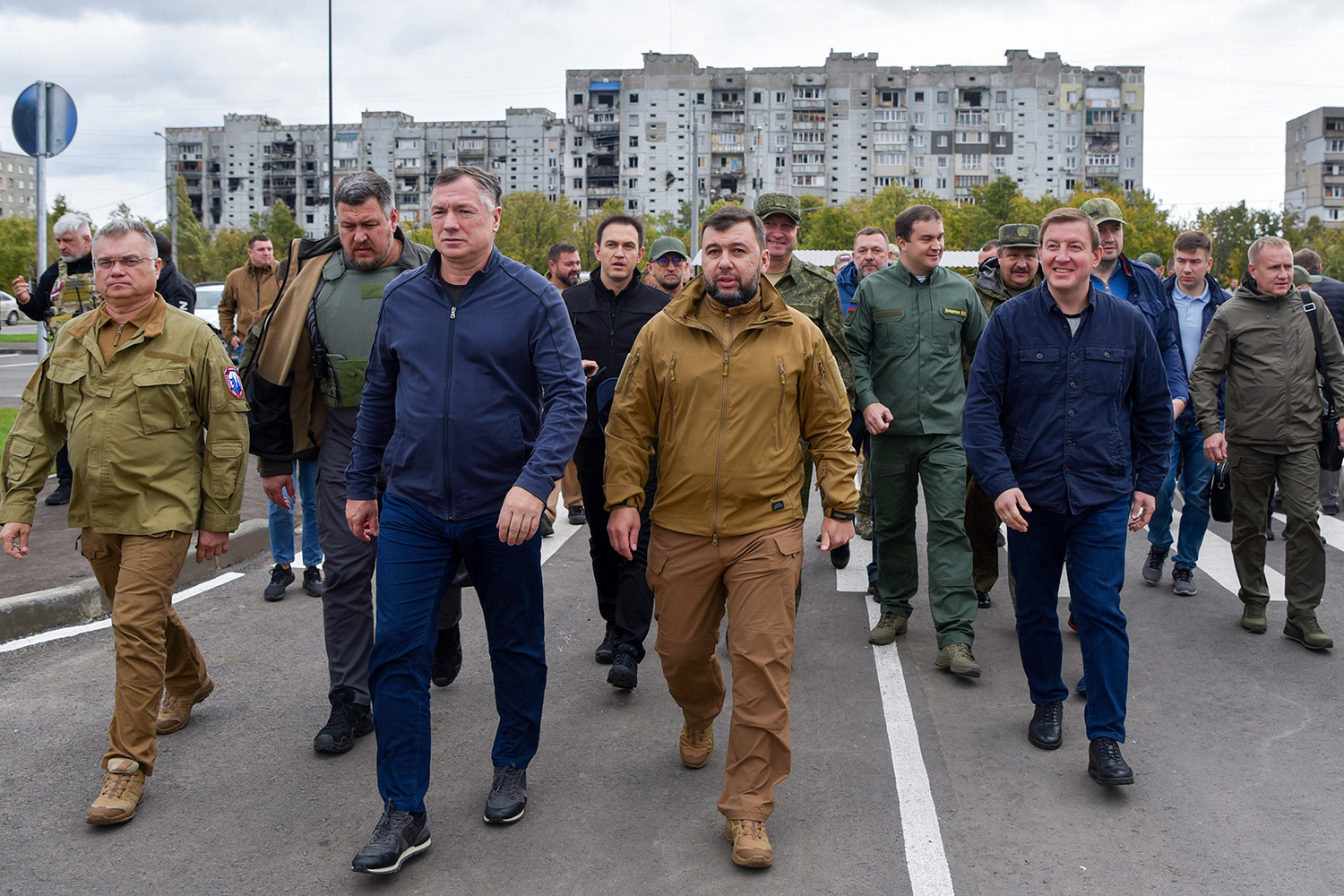 С конца 2021 г. к обязанностям добавилось кураторство восстановления новых регионов, вошедших в состав России в 2022 г. В интервью «Ведомостям» в 2024 г. вице‑премьер рассказывал о сложностях на местах: «Параллельно приходилось проводить разминирование [в Мариуполе], потому что город был сильно заминирован. Во многие дома мы даже не могли войти. Горадминистрации была поставлена задача посчитать, сколько людей осталось в частном секторе. Они долго не могли эту работу организовать. Затем мы начали привлекать строителей – на первом этапе порядка 20 000 рабочих». Также вице-премьер занимался оптимизацией градостроительного регулирования, в том числе сокращением административных барьеров для застройщиков.