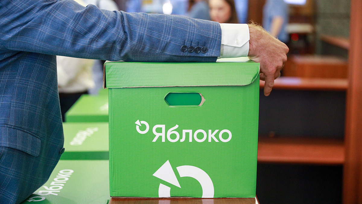 Нарушение авторских прав со стороны «Яблока» увидели даже в использовании сгенерированных ChatGPT изображений