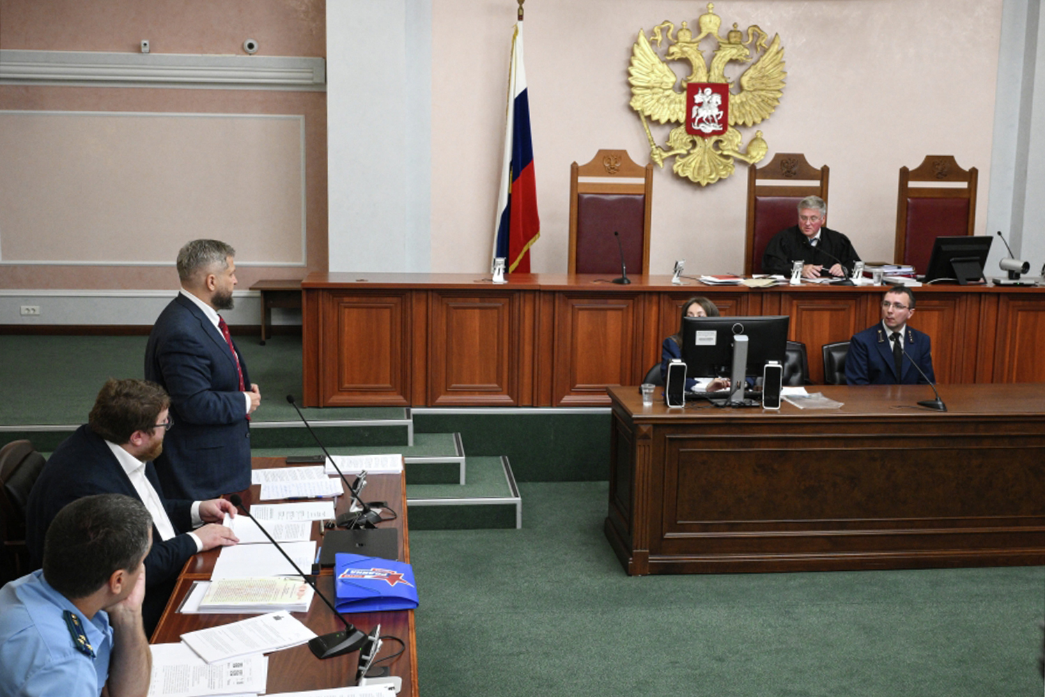 Позицию «Родины» поддержали Генпрокуратура и Росфинмониторинг. В частности, представитель Центральной избирательной комиссии заявил, что от Росфинмониторинга поступили сведения об иностранном финансировании некоторых кандидатов.
