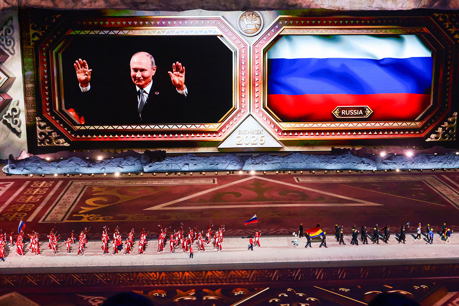 Сборную РФ приветствовал президент Владимир Путин. Российская команда – одна из крупнейших на Играх. В состязаниях участвуют спортсмены из 33 регионов, они выступят во всех 43 дисциплинах.