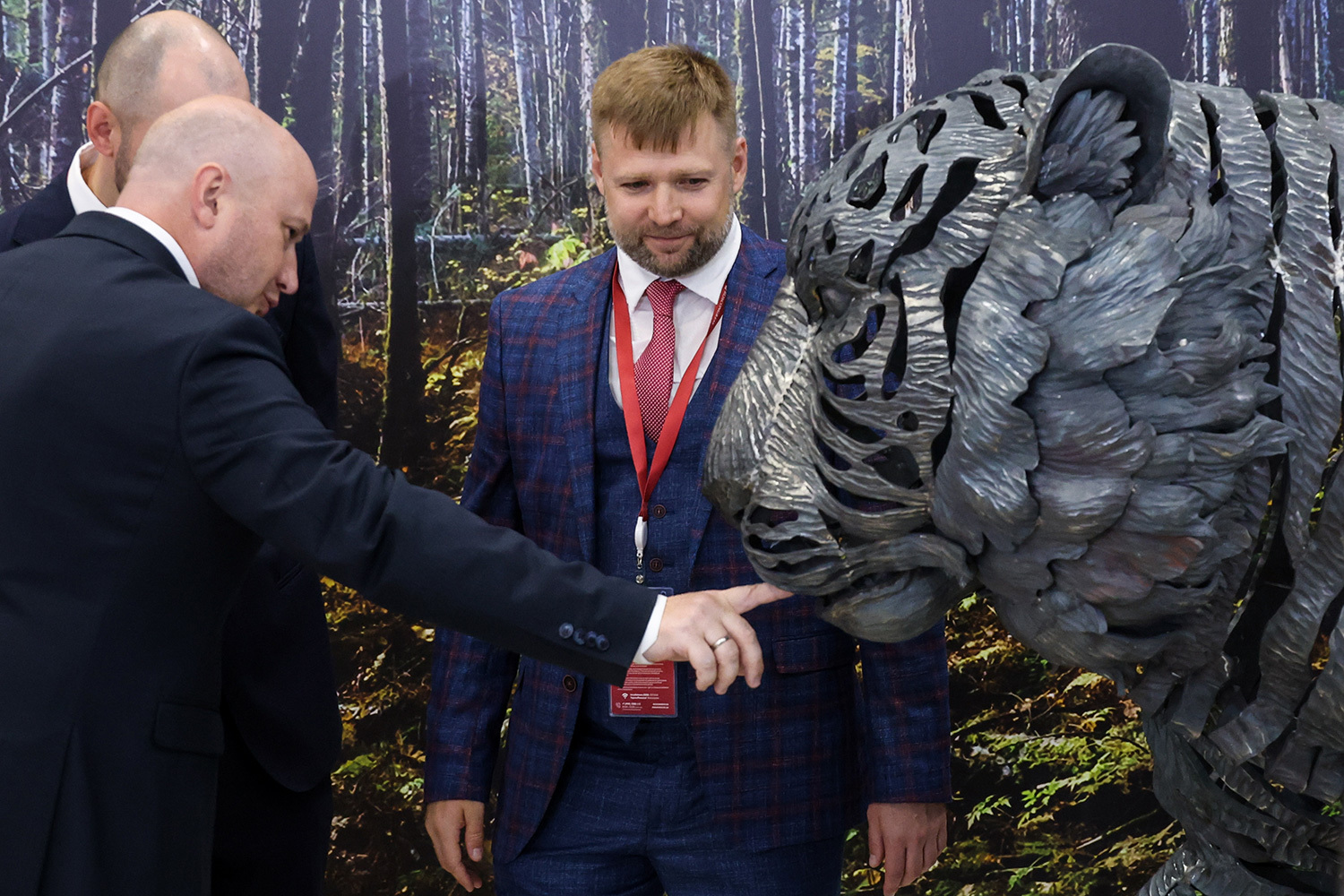 Стальная скульптура амурского тигра от мастерской «Арт Кузница».